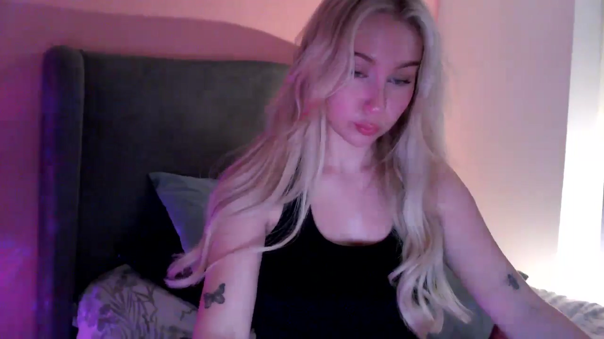 Gallery image thumbnail from PetiteAvax's myfreecams stream on, 08/28/2024, 20:33 image 5 of 20