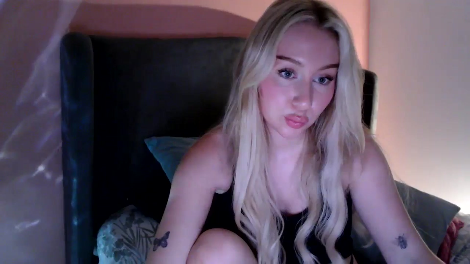 Gallery image thumbnail from PetiteAvax's myfreecams stream on, 08/28/2024, 20:33 image 20 of 20