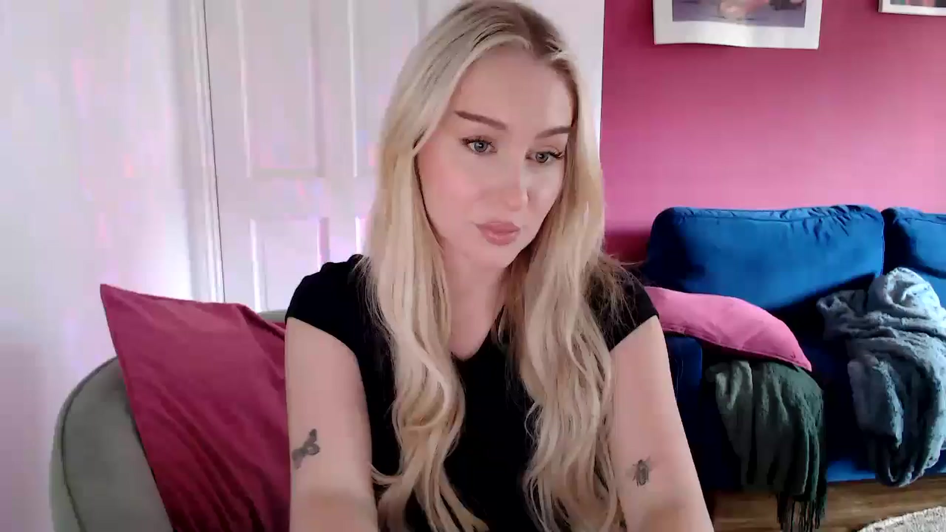 Gallery image thumbnail from PetiteAvax's myfreecams stream on, 08/29/2024, 17:35 image 1 of 20