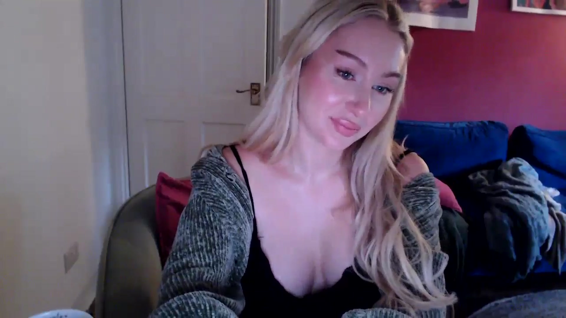 Gallery image thumbnail from PetiteAvax's myfreecams stream on, 08/29/2024, 18:53 image 6 of 20
