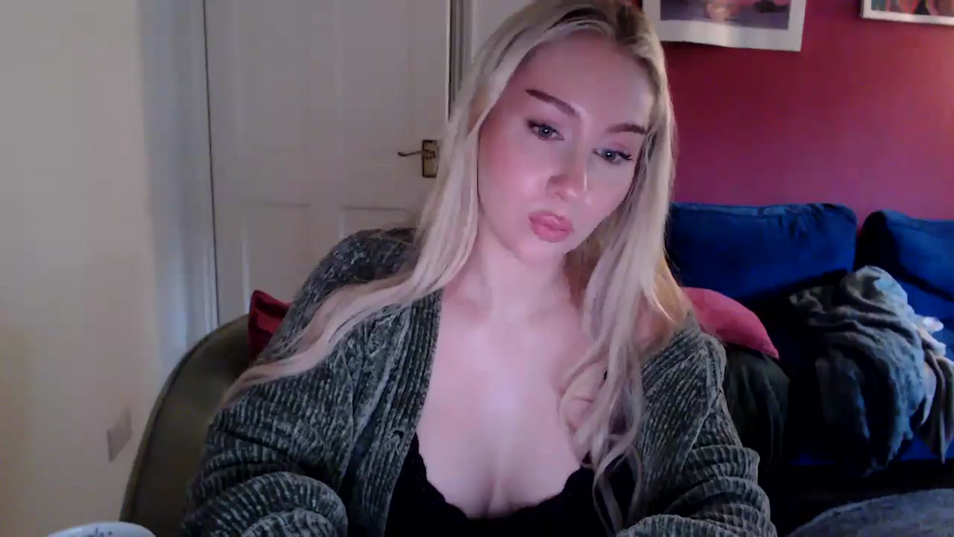 Gallery image thumbnail from PetiteAvax's myfreecams stream on, 08/29/2024, 18:53 image 4 of 20