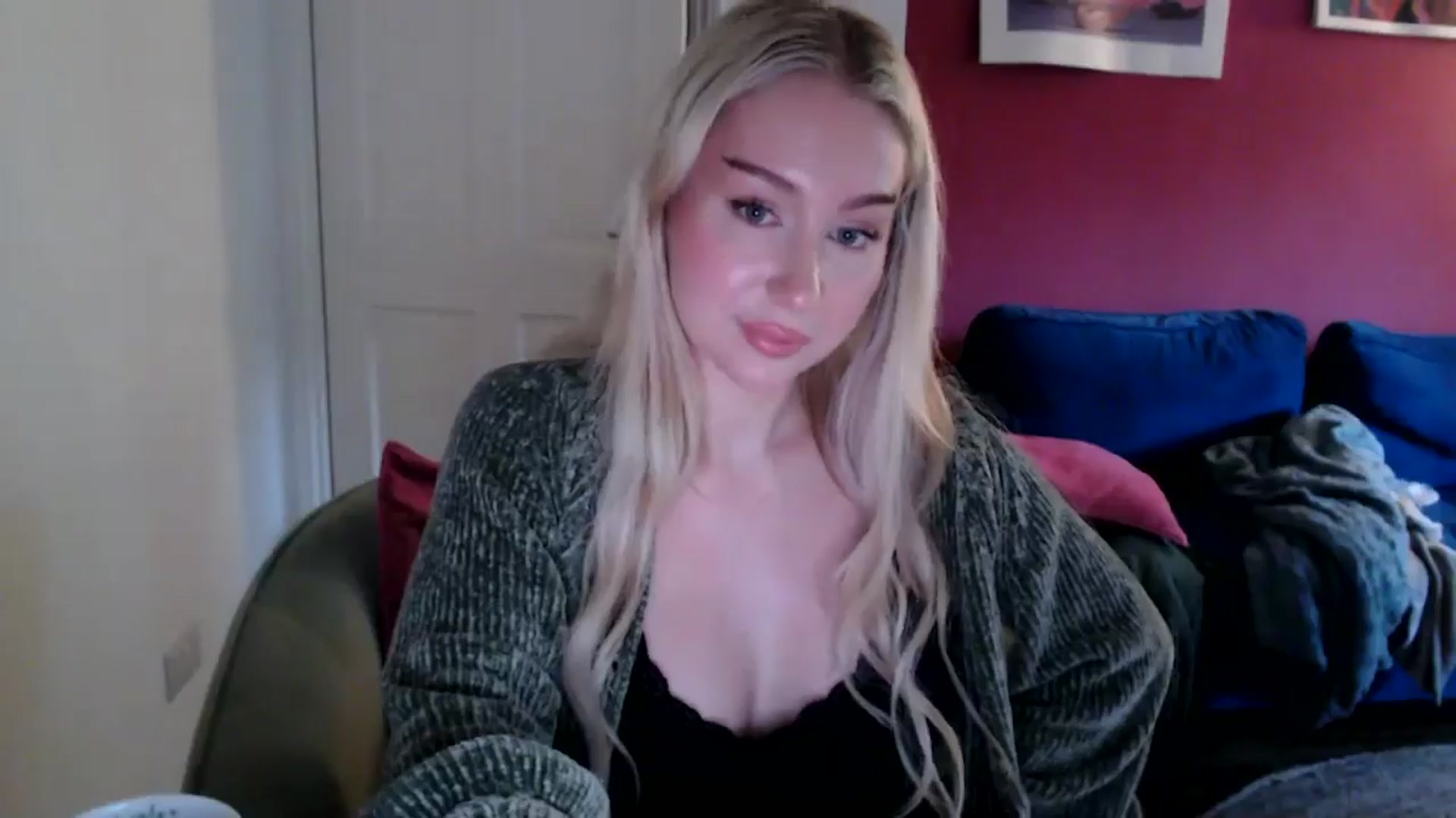 Gallery image thumbnail from PetiteAvax's myfreecams stream on, 08/29/2024, 18:53 image 2 of 20
