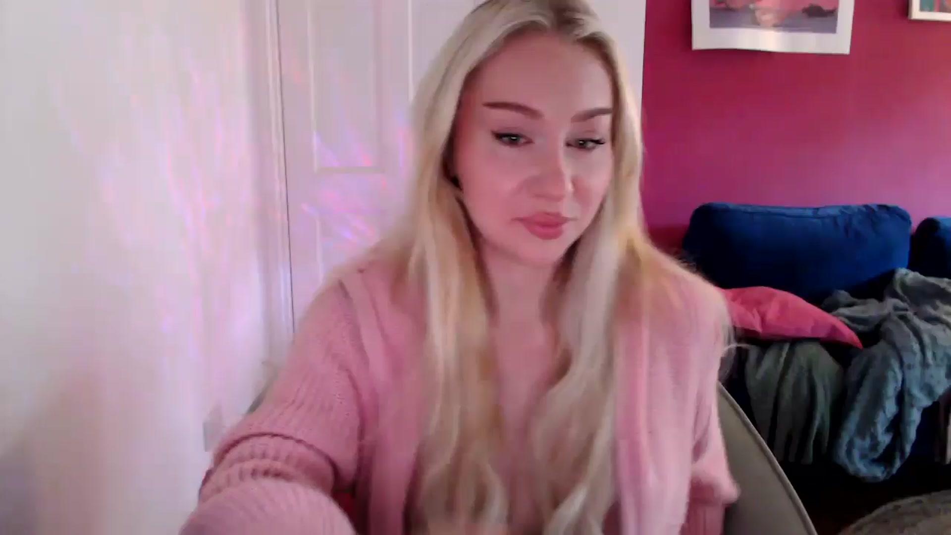 Gallery image thumbnail from PetiteAvax's myfreecams stream on, 08/30/2024, 08:32 image 17 of 20