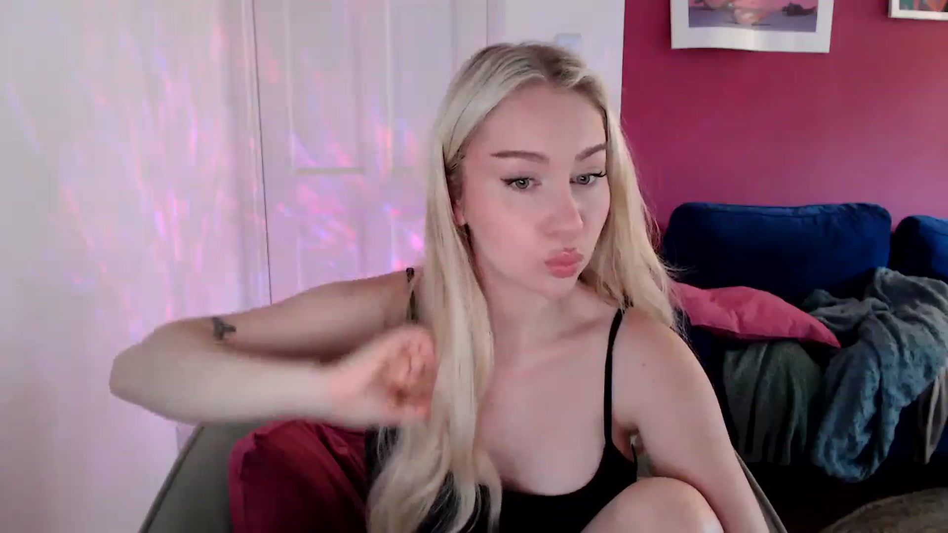 Gallery image thumbnail from PetiteAvax's myfreecams stream on, 08/30/2024, 08:49 image 10 of 20
