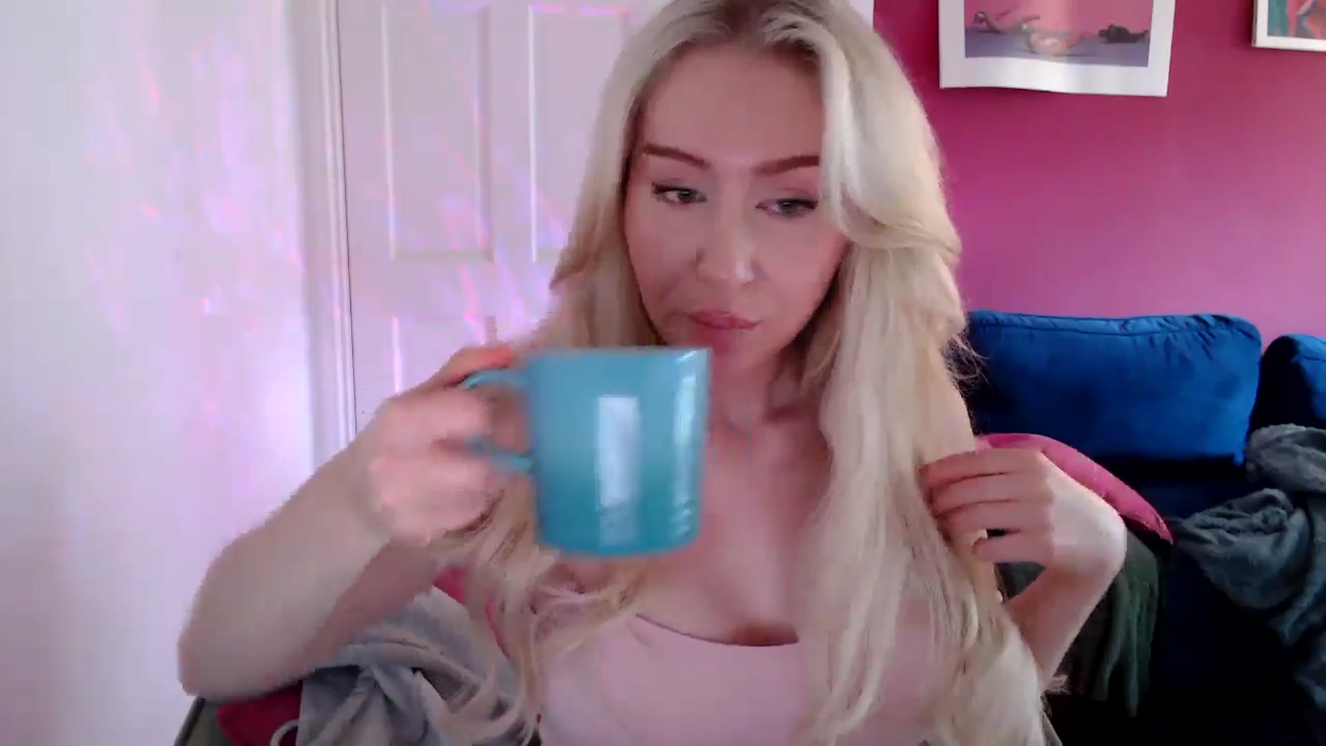 Gallery image thumbnail from PetiteAvax's myfreecams stream on, 08/30/2024, 15:55 image 3 of 20