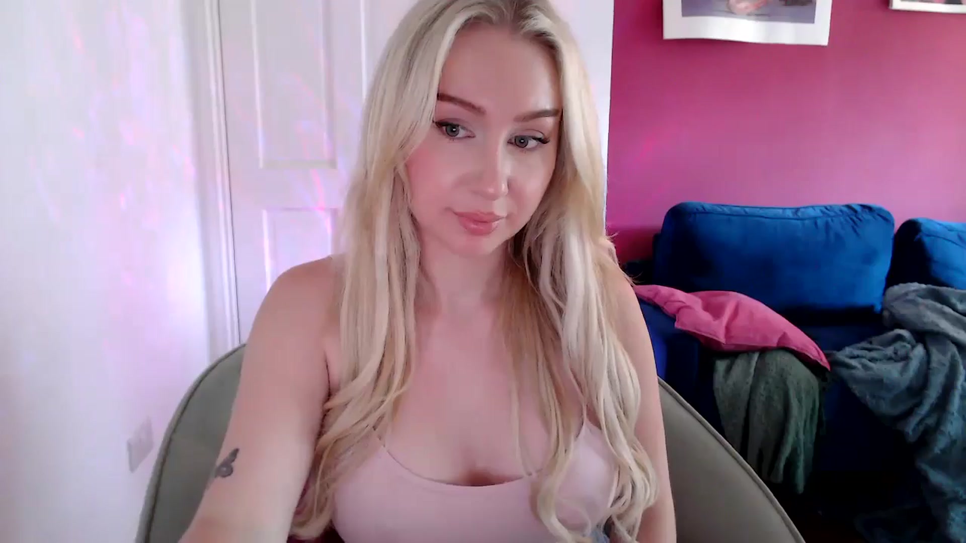 Gallery image thumbnail from PetiteAvax's myfreecams stream on, 08/30/2024, 15:55 image 8 of 20