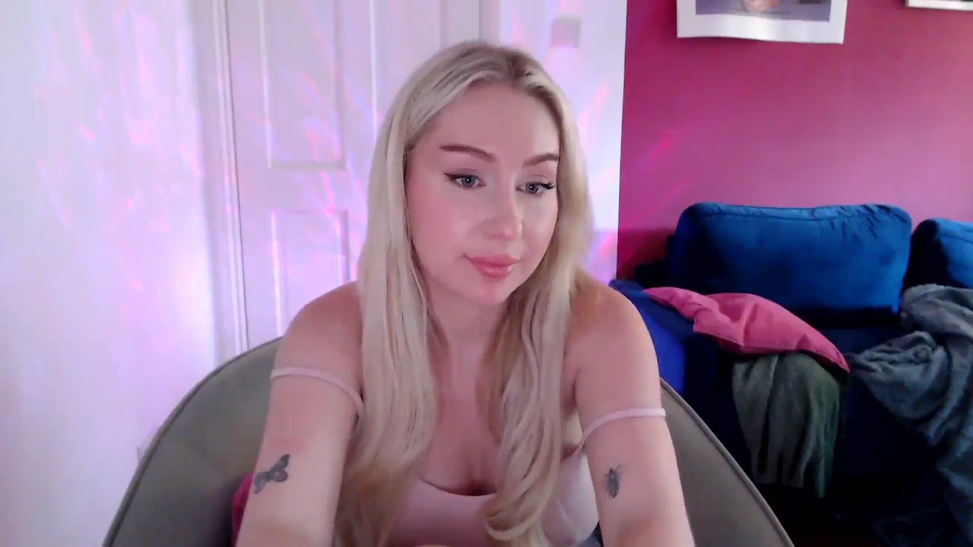 Gallery image thumbnail from PetiteAvax's myfreecams stream on, 08/30/2024, 15:55 image 16 of 20