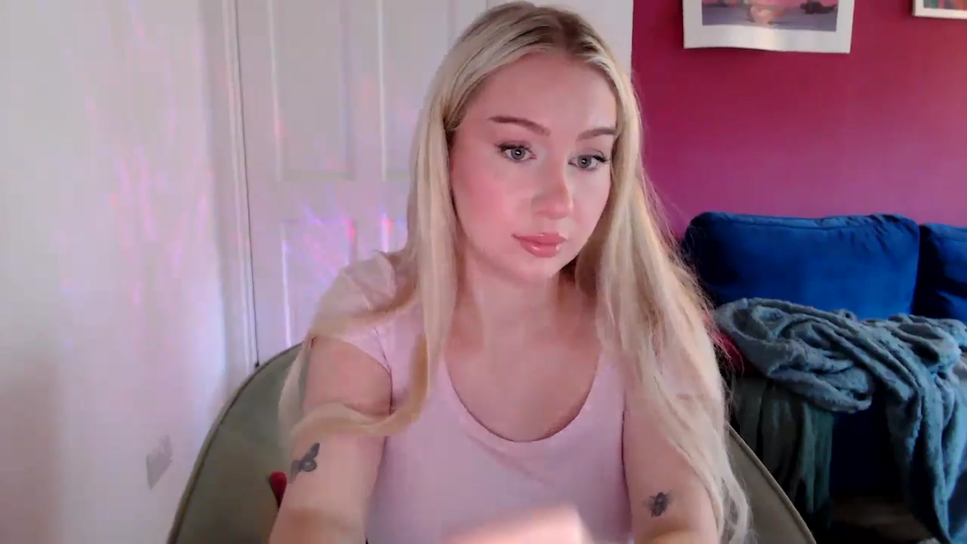 Gallery image thumbnail from PetiteAvax's myfreecams stream on, 09/01/2024, 08:32 image 17 of 20