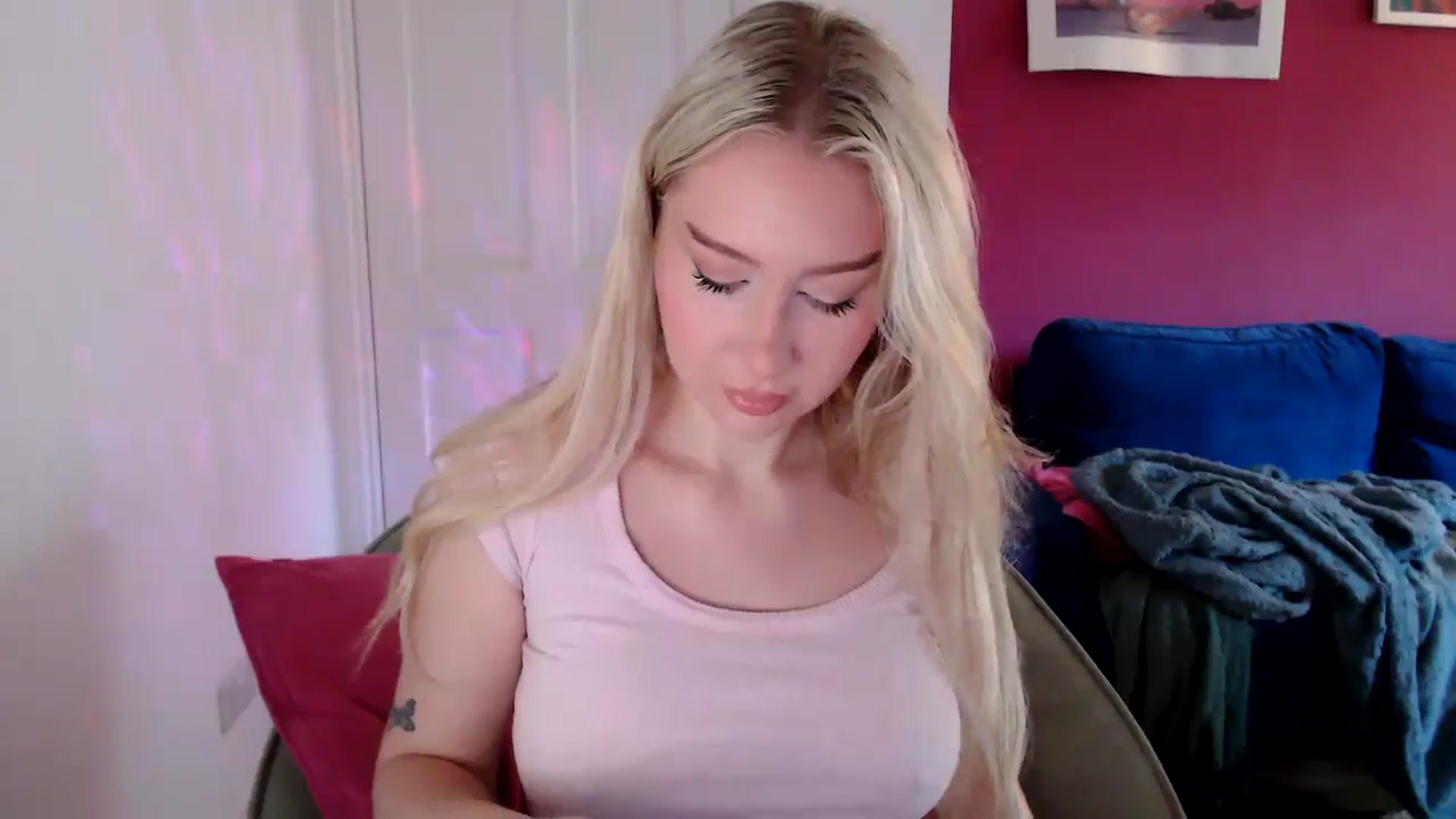 Gallery image thumbnail from PetiteAvax's myfreecams stream on, 09/01/2024, 08:32 image 2 of 20