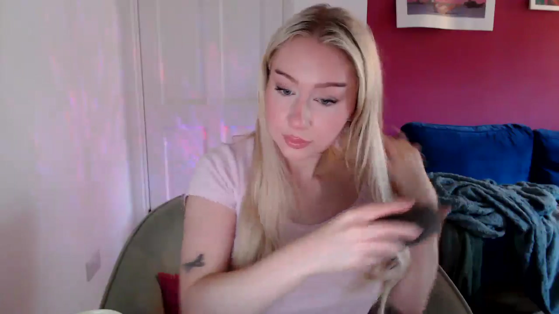 Gallery image thumbnail from PetiteAvax's myfreecams stream on, 09/01/2024, 08:32 image 14 of 20