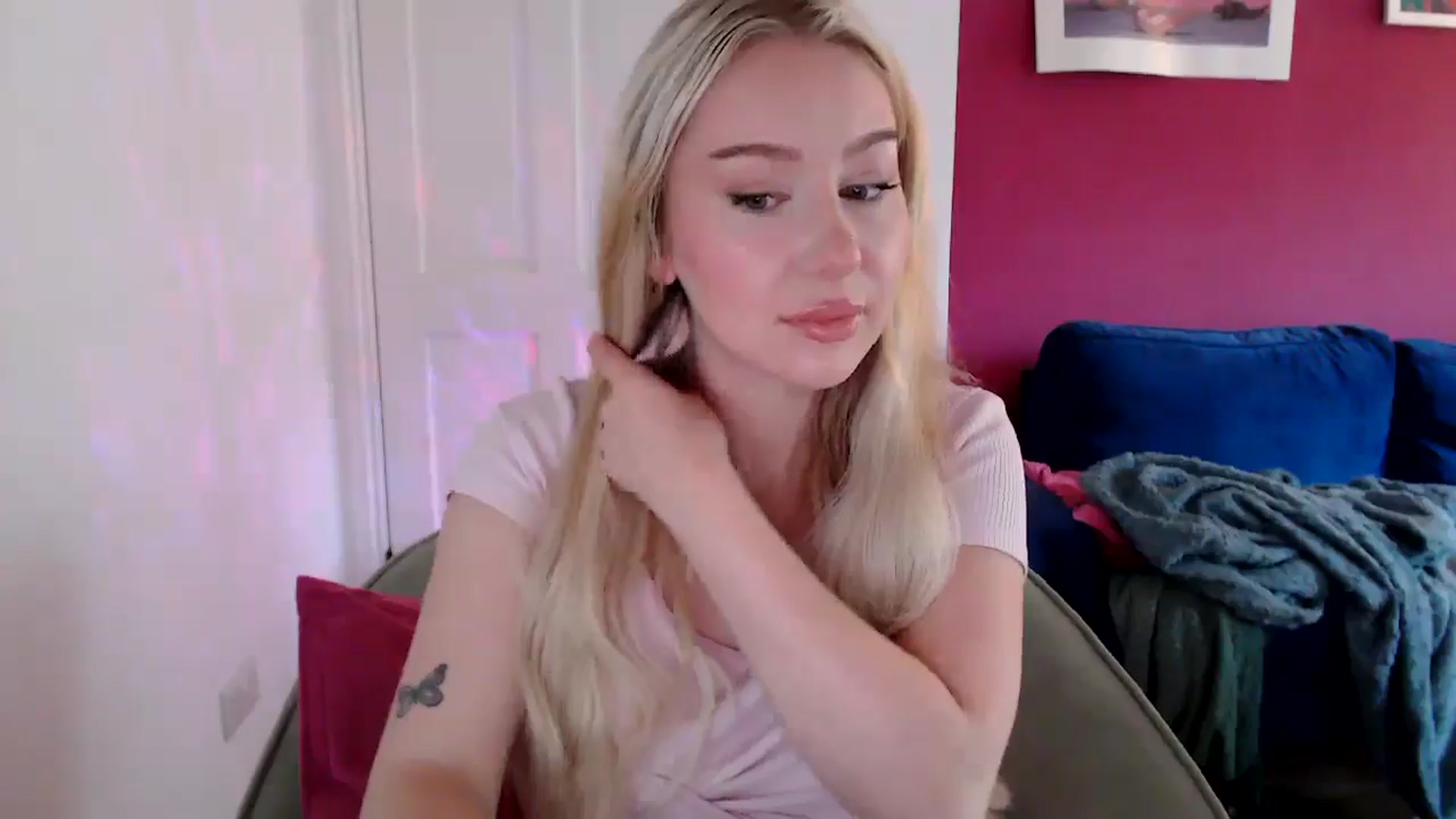Gallery image thumbnail from PetiteAvax's myfreecams stream on, 09/01/2024, 08:32 image 10 of 20