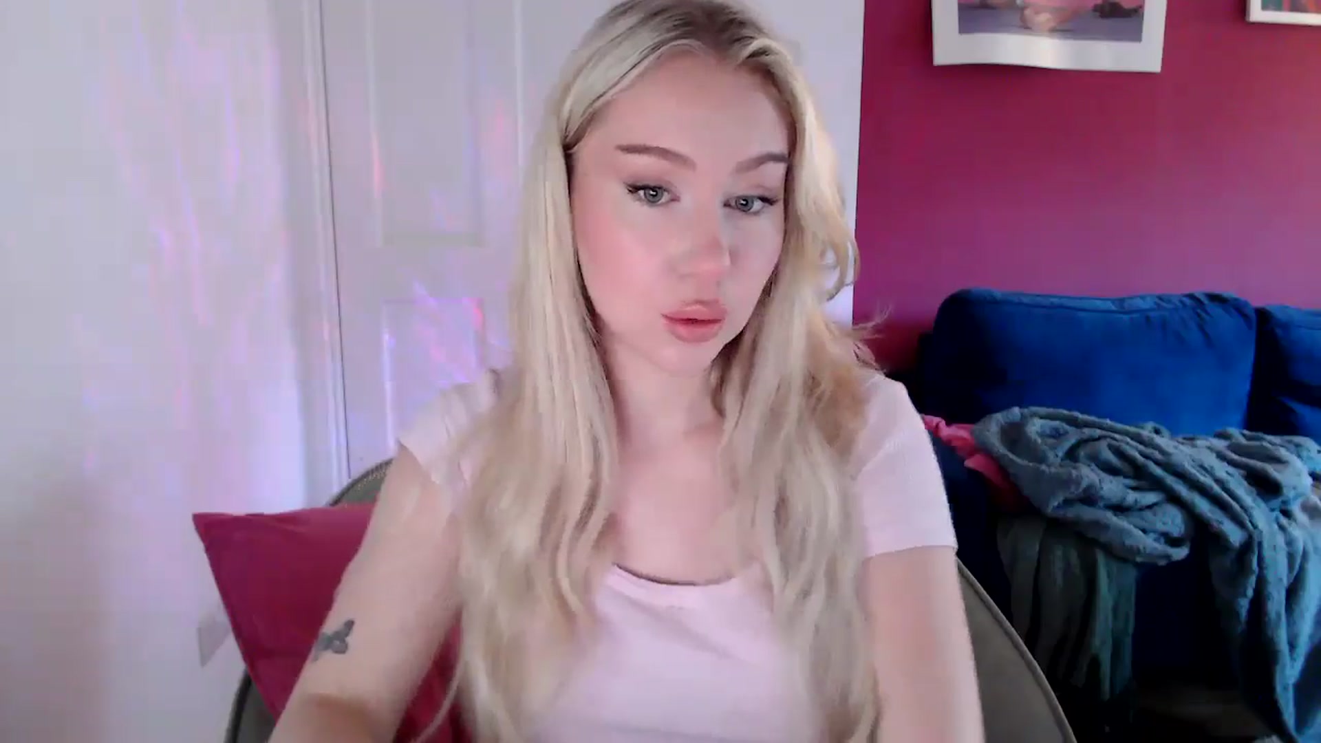 Gallery image thumbnail from PetiteAvax's myfreecams stream on, 09/01/2024, 08:32 image 3 of 20