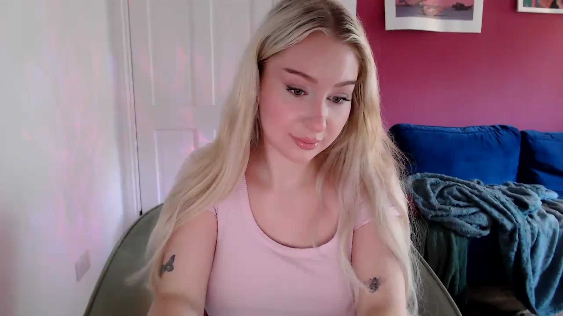 Gallery image thumbnail from PetiteAvax's myfreecams stream on, 09/01/2024, 09:46 image 6 of 20