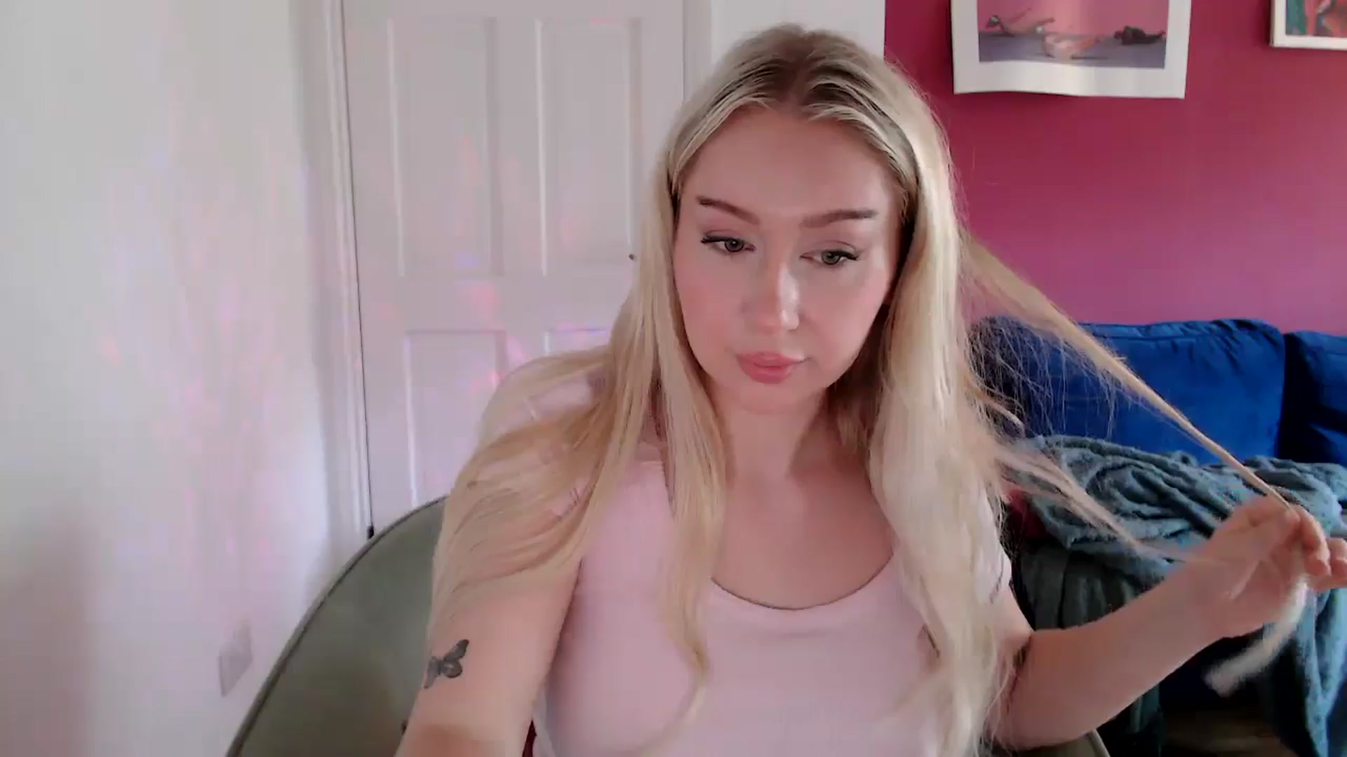 Gallery image thumbnail from PetiteAvax's myfreecams stream on, 09/01/2024, 10:28 image 9 of 20