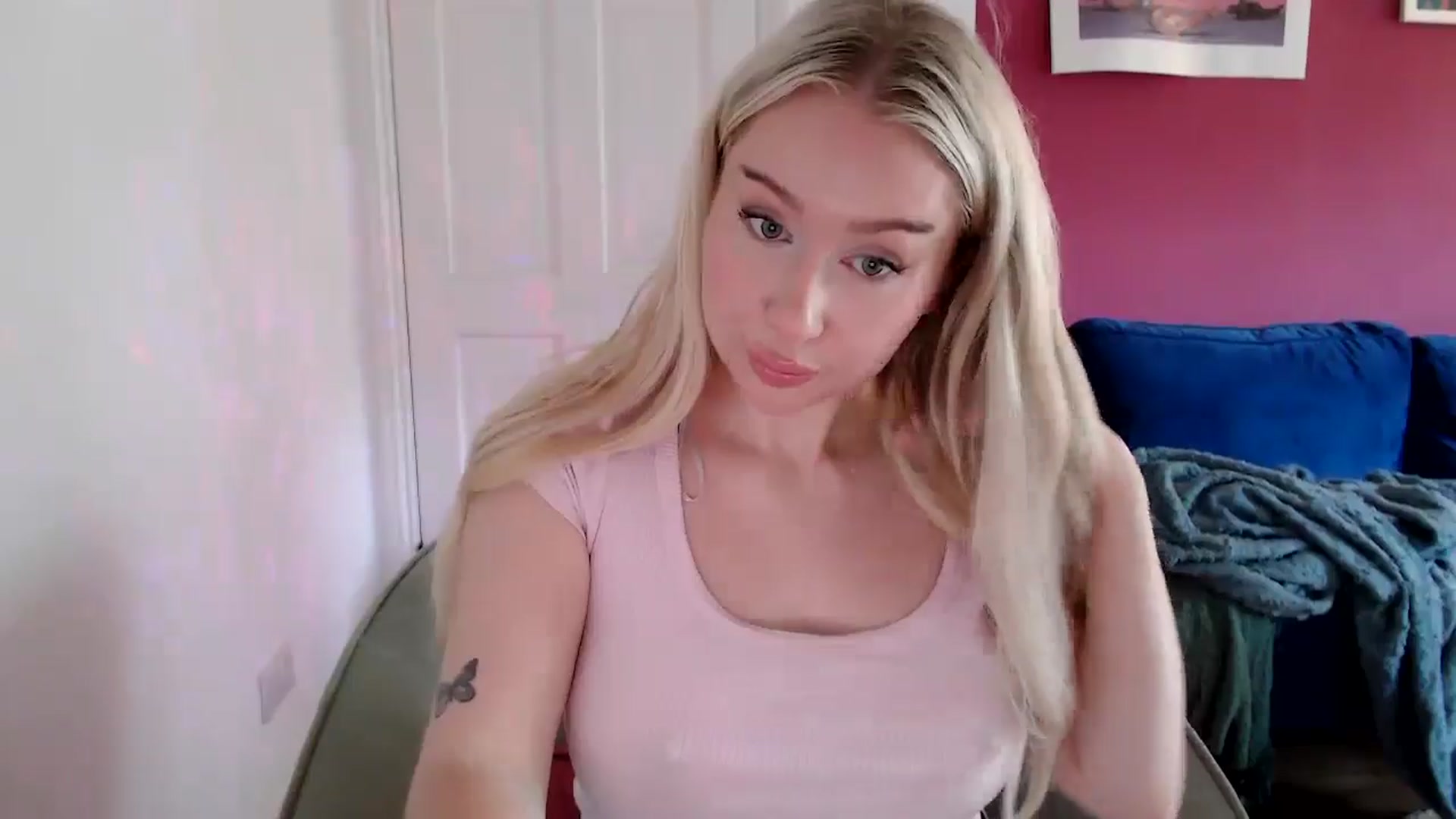 Gallery image thumbnail from PetiteAvax's myfreecams stream on, 09/01/2024, 10:28 image 6 of 20