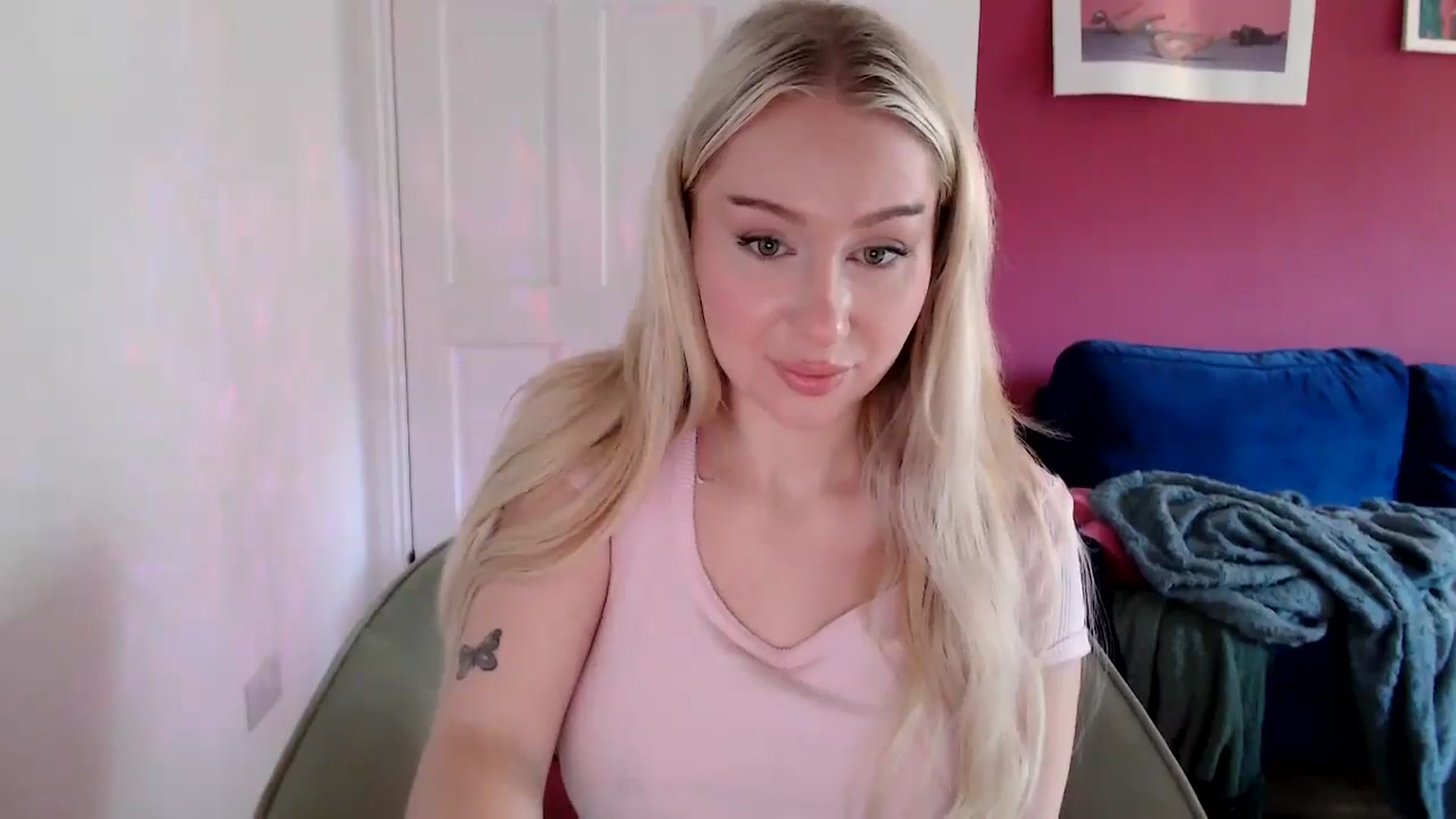 Gallery image thumbnail from PetiteAvax's myfreecams stream on, 09/01/2024, 10:28 image 4 of 20