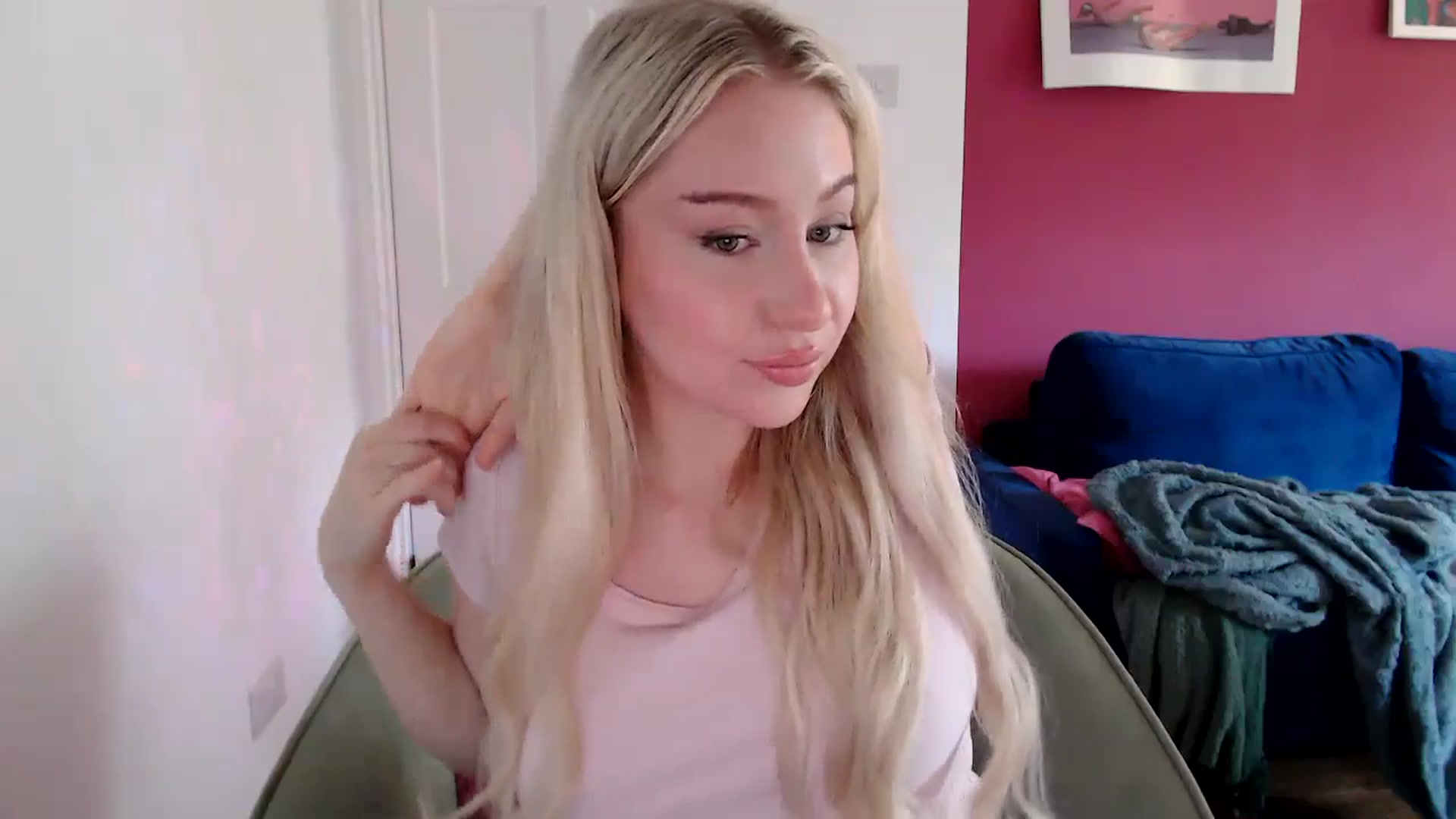 Gallery image thumbnail from PetiteAvax's myfreecams stream on, 09/01/2024, 10:28 image 10 of 20