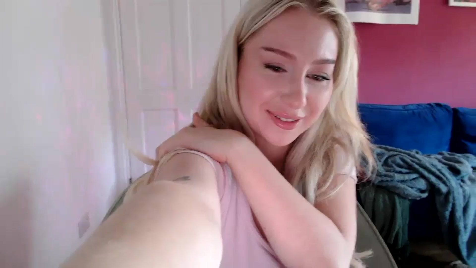 Gallery image thumbnail from PetiteAvax's myfreecams stream on, 09/01/2024, 10:28 image 7 of 20