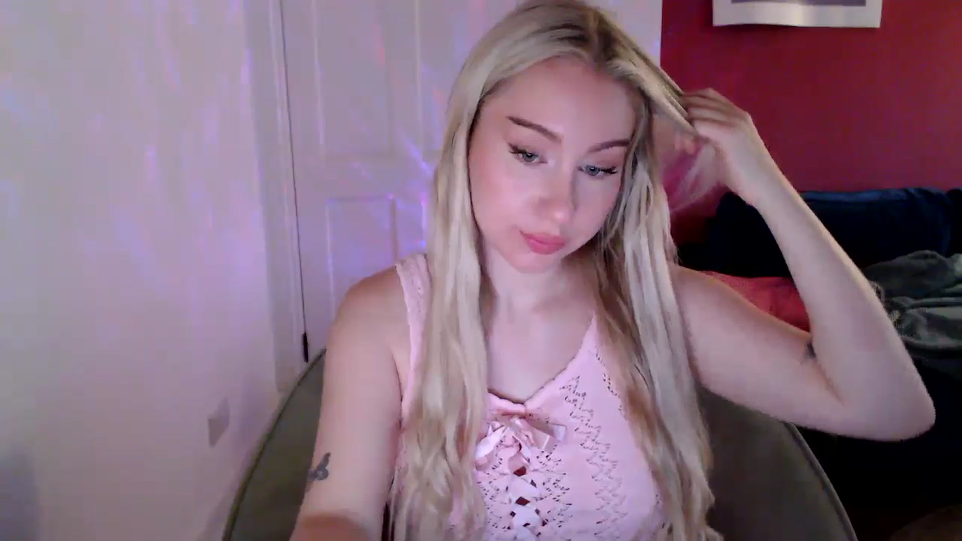 Gallery image thumbnail from PetiteAvax's myfreecams stream on, 09/02/2024, 08:29 image 19 of 20