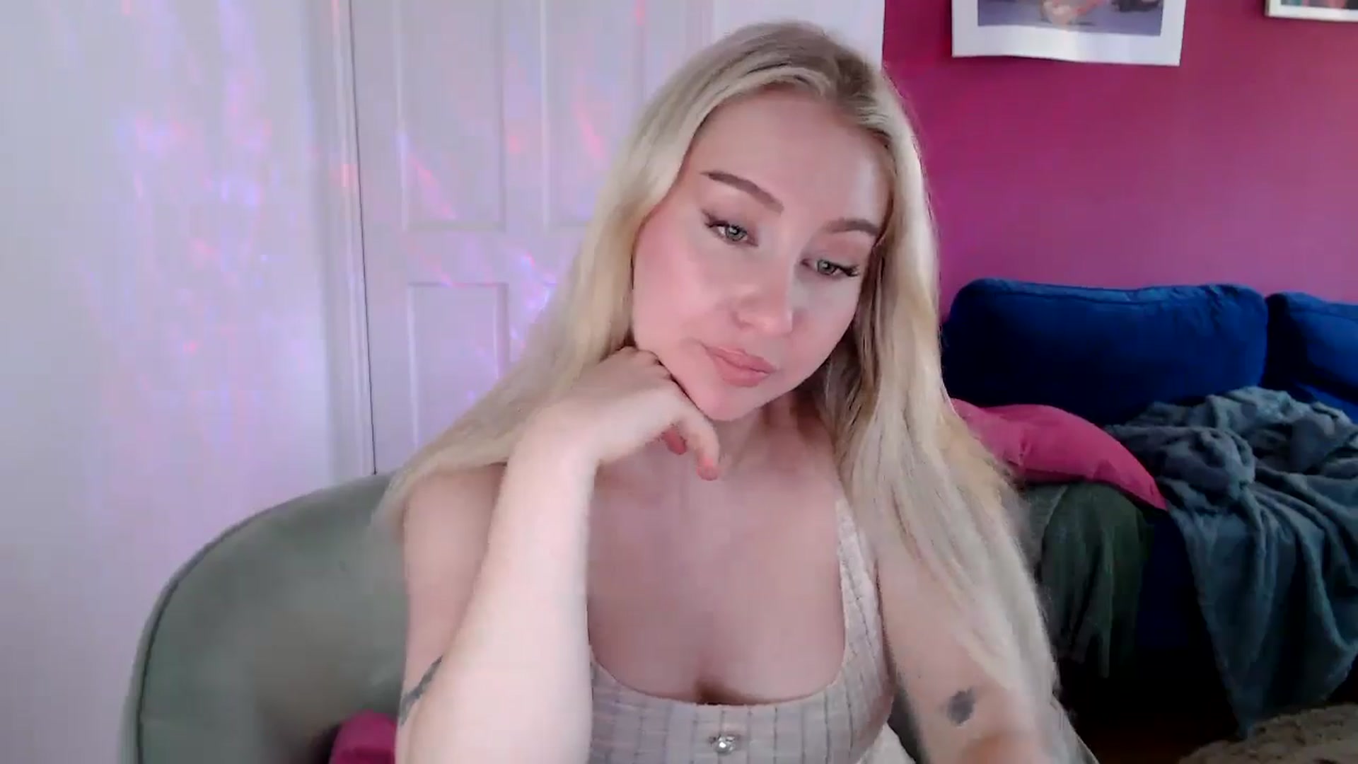 Gallery image thumbnail from PetiteAvax's myfreecams stream on, 09/02/2024, 12:33 image 14 of 20