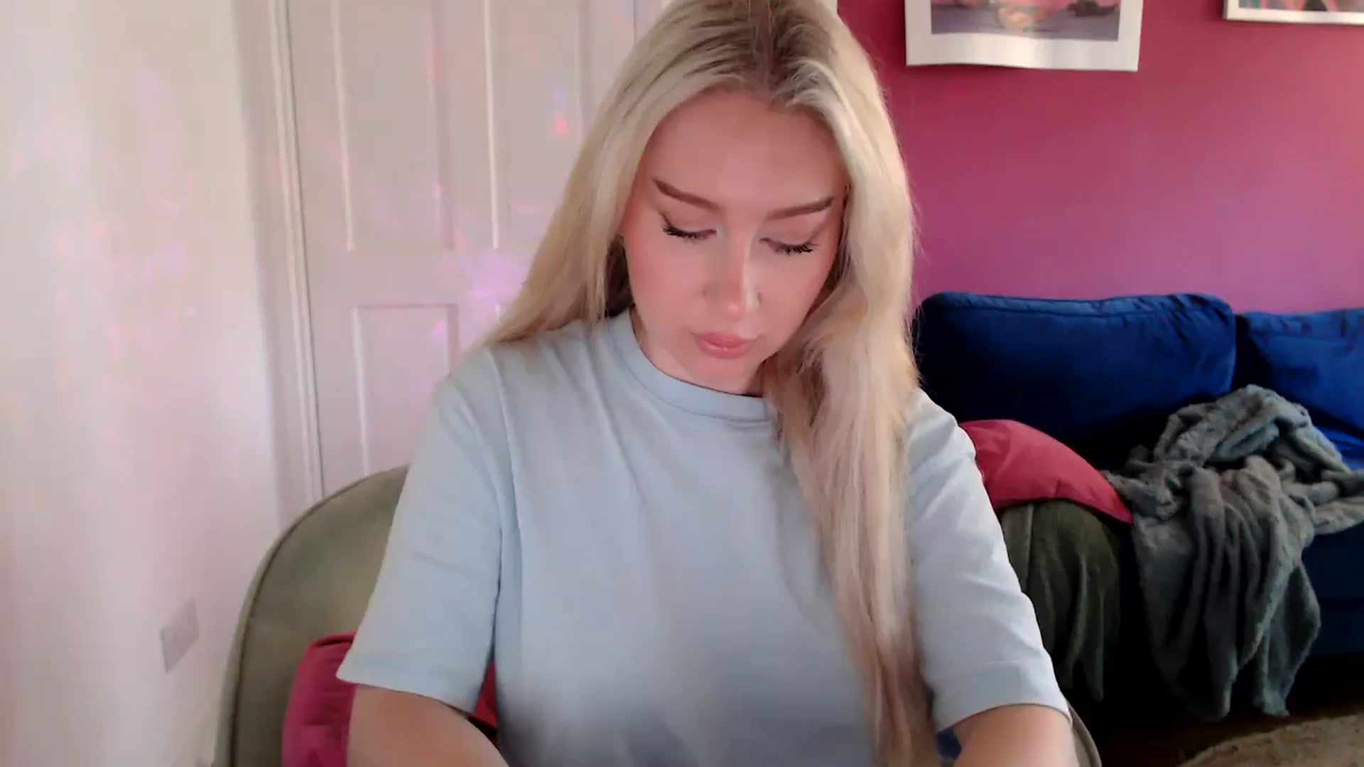 Gallery image thumbnail from PetiteAvax's myfreecams stream on, 09/03/2024, 09:00 image 14 of 20