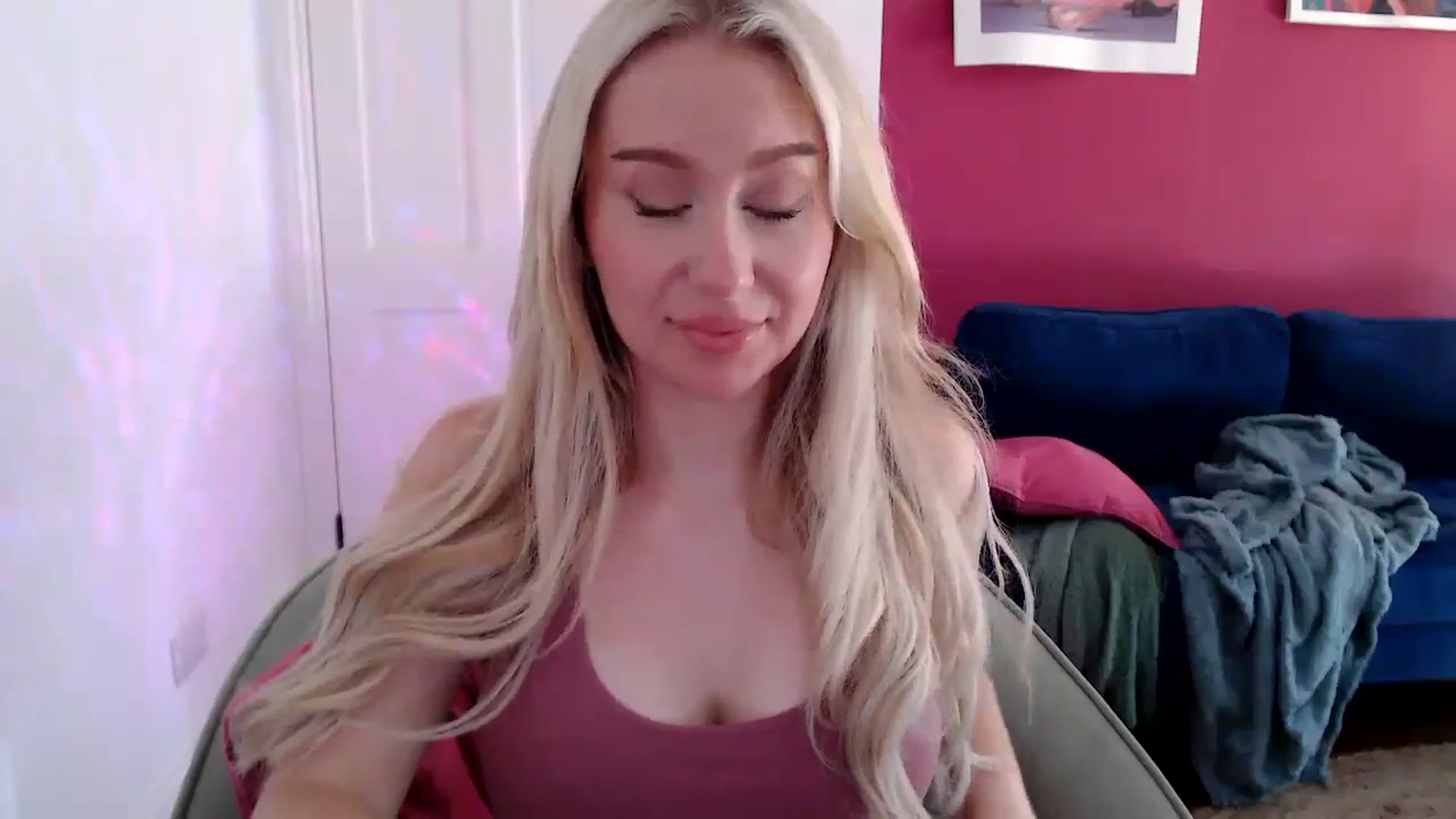 Gallery image thumbnail from PetiteAvax's myfreecams stream on, 09/03/2024, 13:07 image 3 of 20