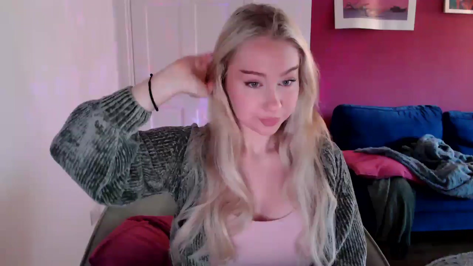 Gallery image thumbnail from PetiteAvax's myfreecams stream on, 09/04/2024, 06:58 image 1 of 20
