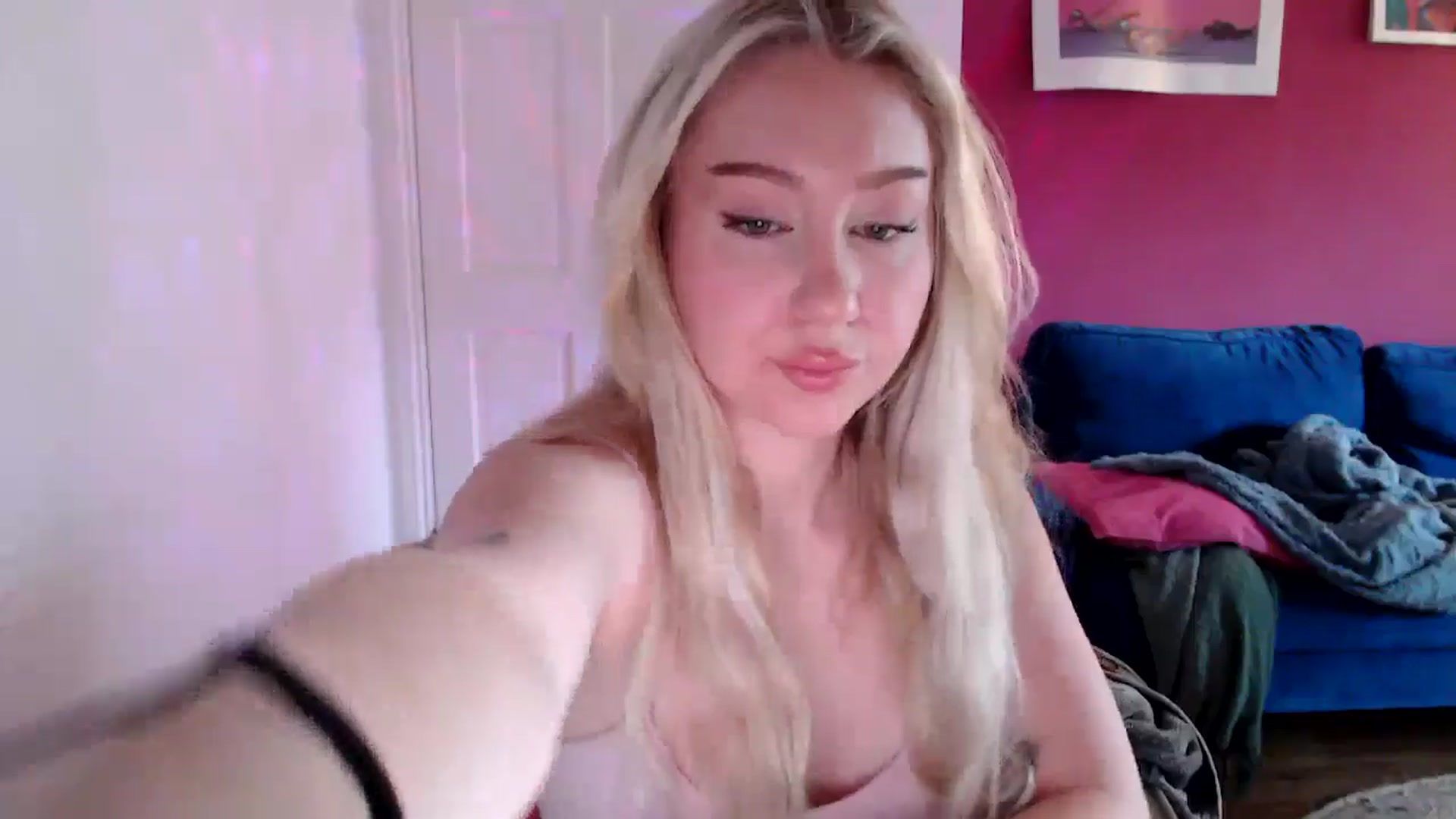 Gallery image thumbnail from PetiteAvax's myfreecams stream on, 09/04/2024, 06:58 image 14 of 20