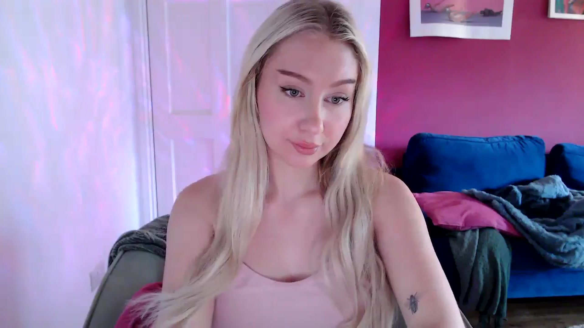Gallery image thumbnail from PetiteAvax's myfreecams stream on, 09/04/2024, 09:10 image 4 of 20