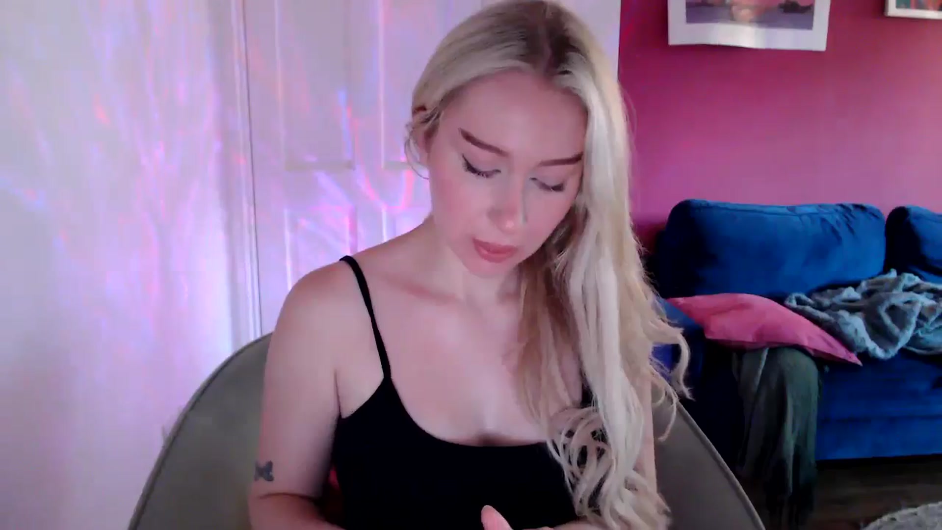 Gallery image thumbnail from PetiteAvax's myfreecams stream on, 09/04/2024, 17:46 image 6 of 20