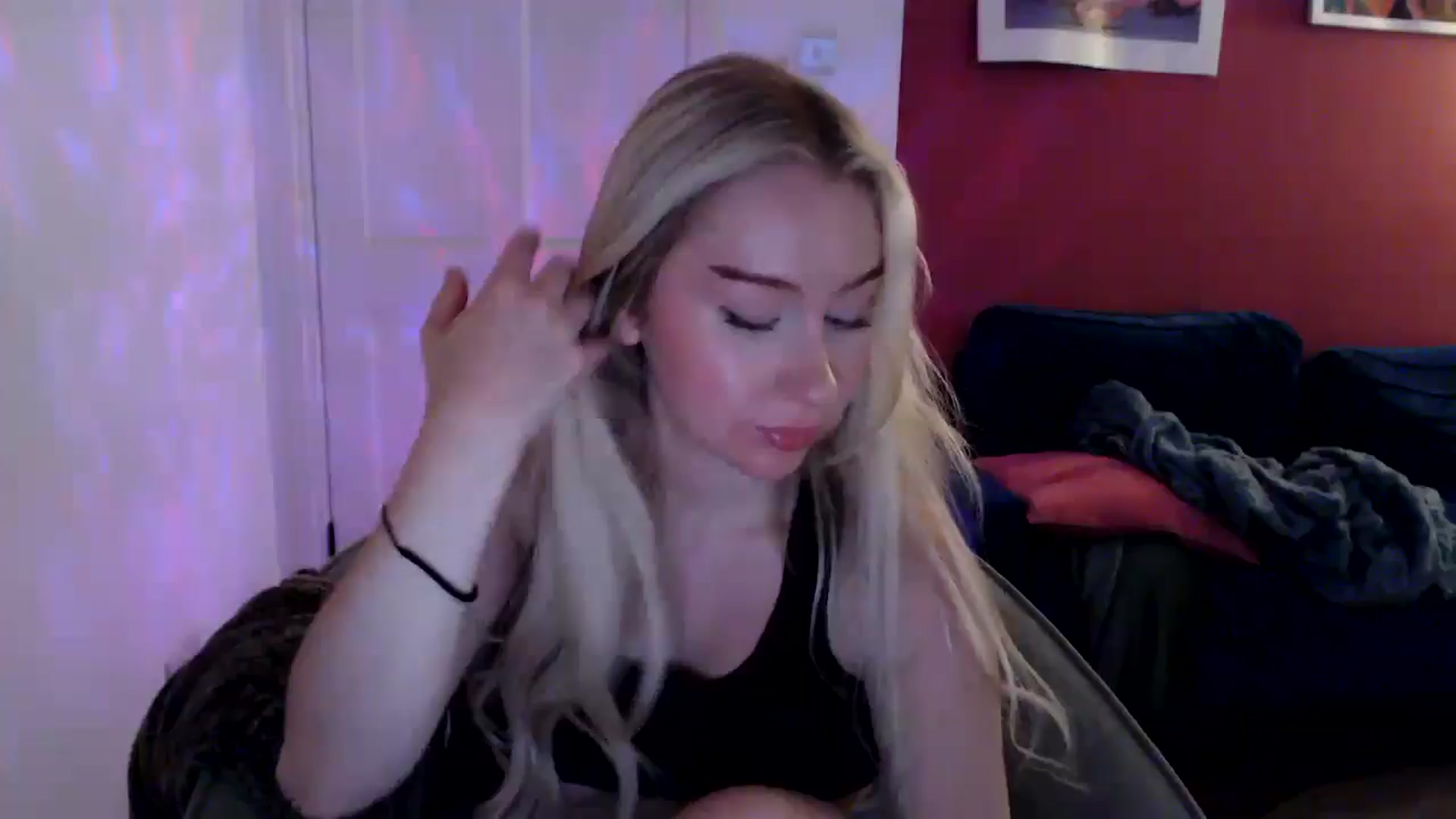 Gallery image thumbnail from PetiteAvax's myfreecams stream on, 09/04/2024, 20:50 image 20 of 20