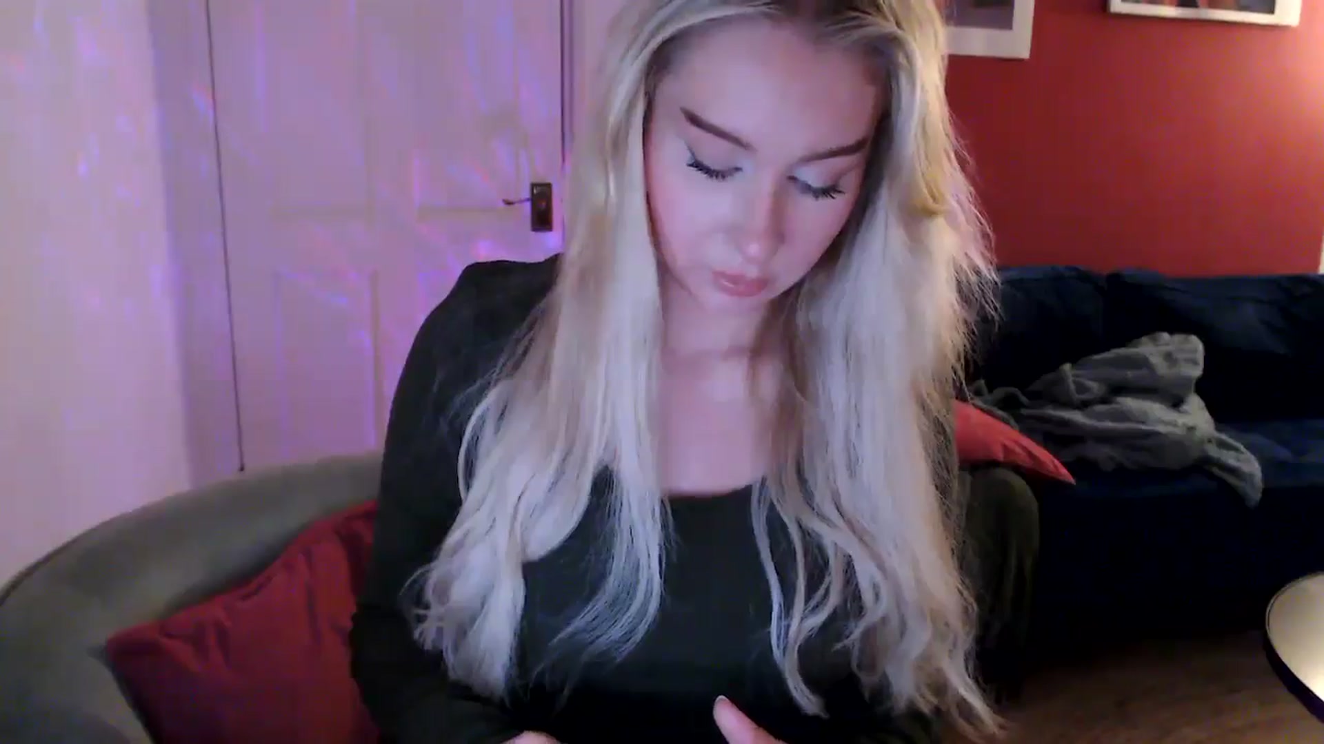 Gallery image thumbnail from PetiteAvax's myfreecams stream on, 09/05/2024, 19:10 image 16 of 20