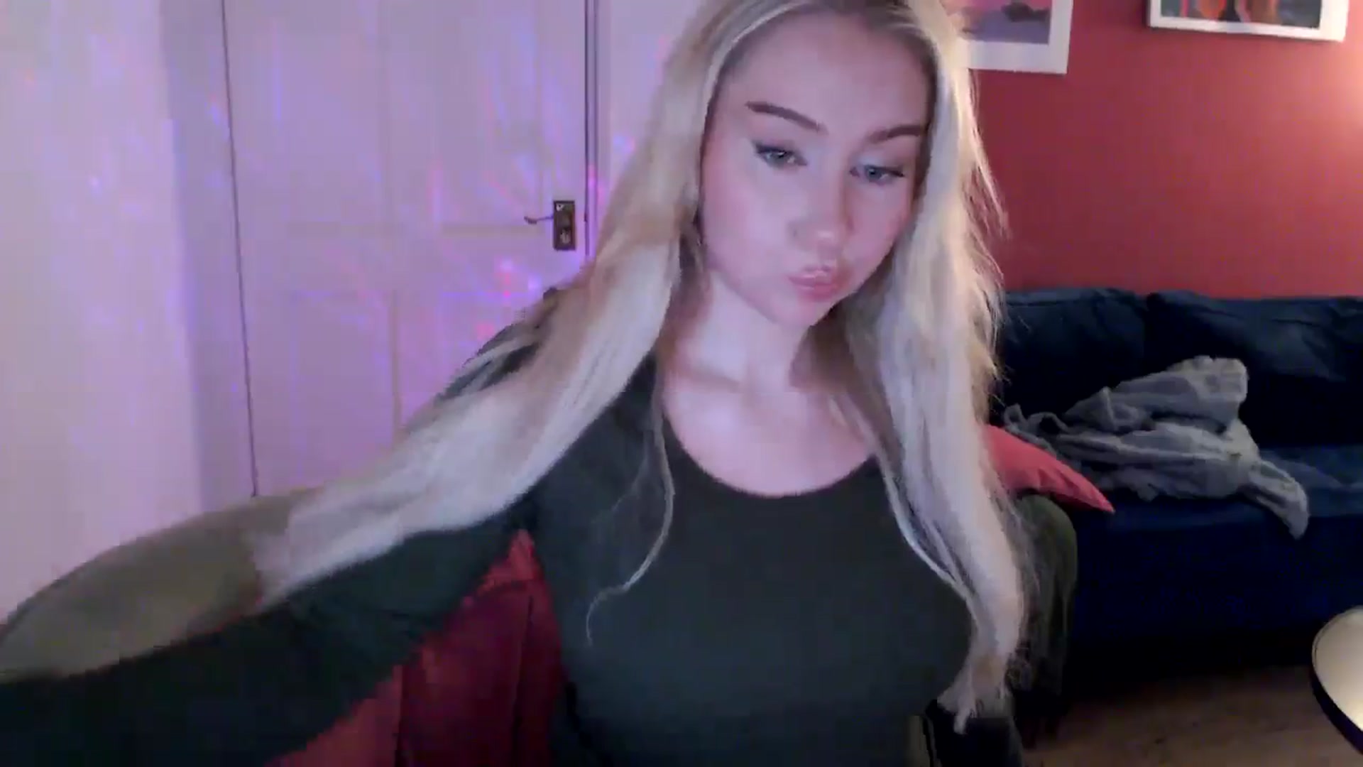Gallery image thumbnail from PetiteAvax's myfreecams stream on, 09/05/2024, 19:10 image 18 of 20