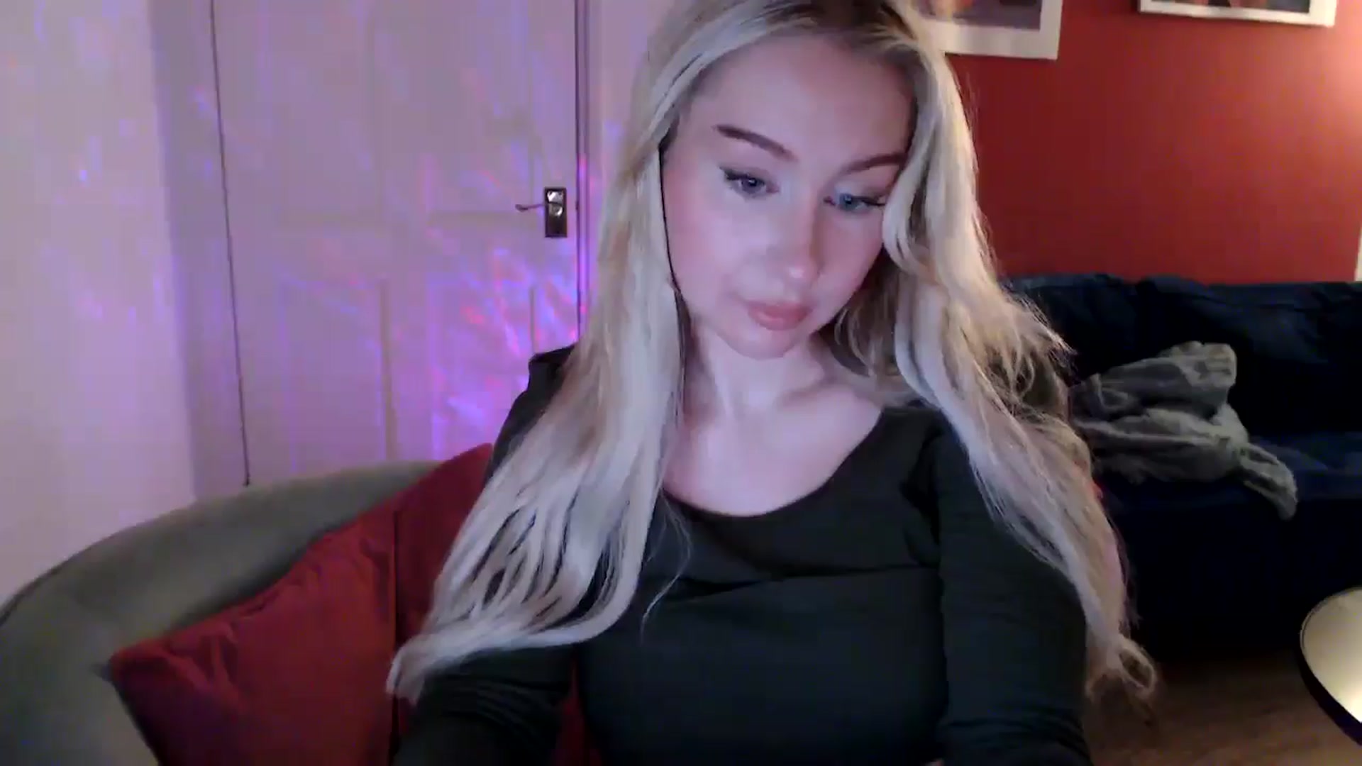 Gallery image thumbnail from PetiteAvax's myfreecams stream on, 09/05/2024, 19:10 image 14 of 20