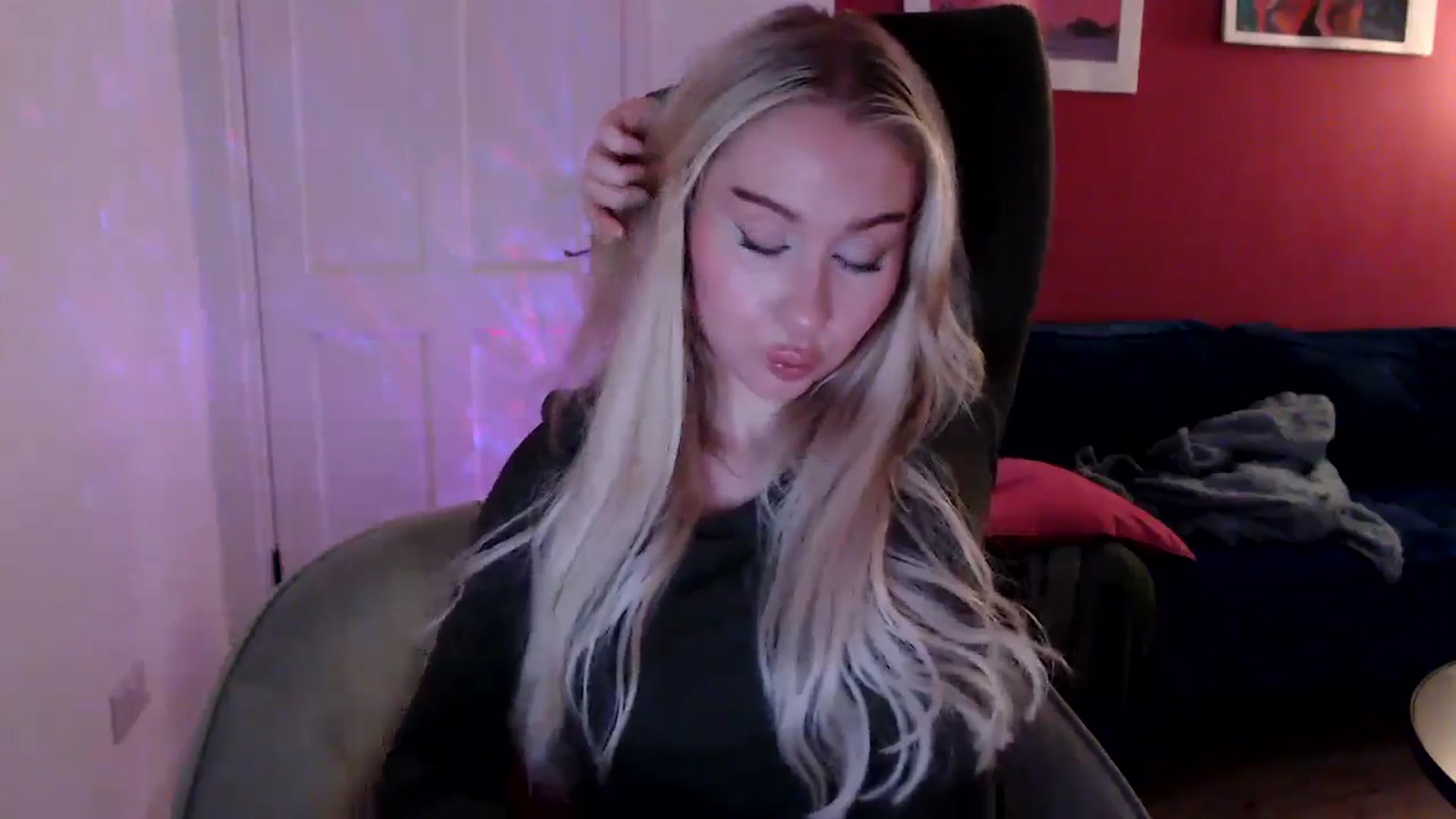 Gallery image thumbnail from PetiteAvax's myfreecams stream on, 09/05/2024, 20:08 image 8 of 20