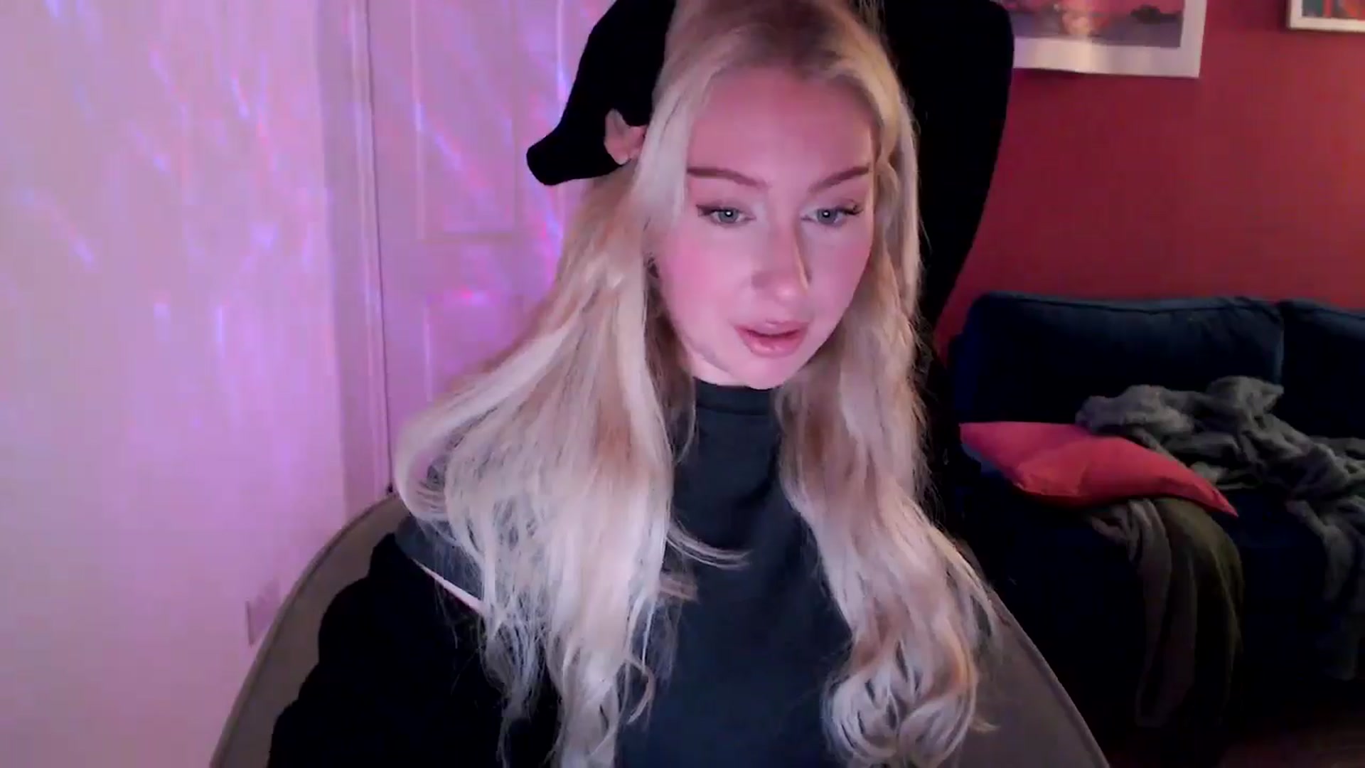 Gallery image thumbnail from PetiteAvax's myfreecams stream on, 09/06/2024, 18:37 image 6 of 20