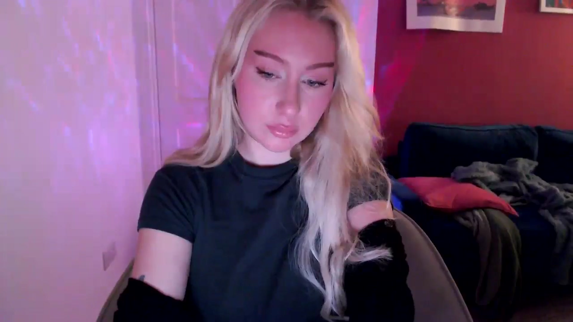 Gallery image thumbnail from PetiteAvax's myfreecams stream on, 09/06/2024, 18:37 image 19 of 20