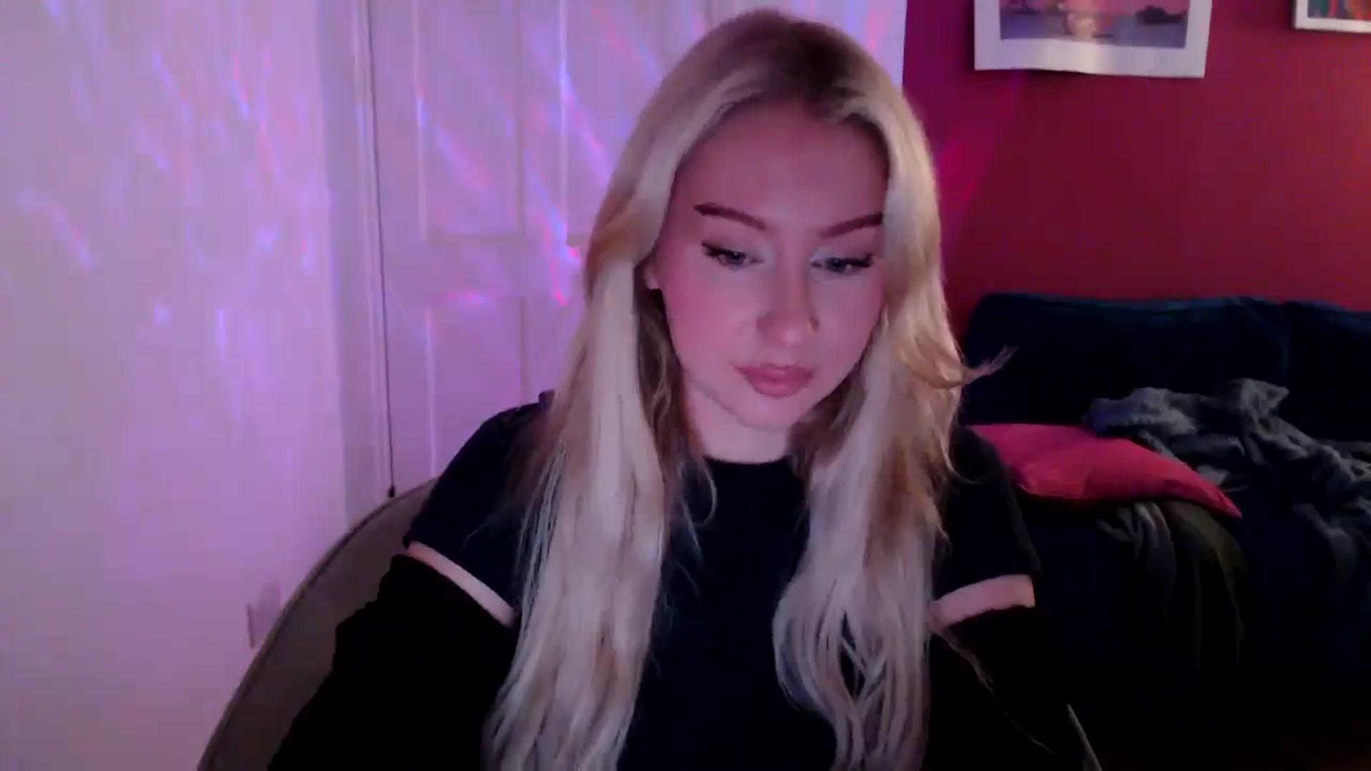 Gallery image thumbnail from PetiteAvax's myfreecams stream on, 09/06/2024, 18:37 image 3 of 20