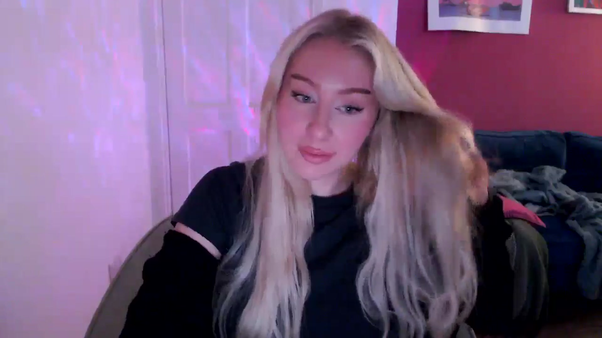 Gallery image thumbnail from PetiteAvax's myfreecams stream on, 09/06/2024, 18:37 image 2 of 20