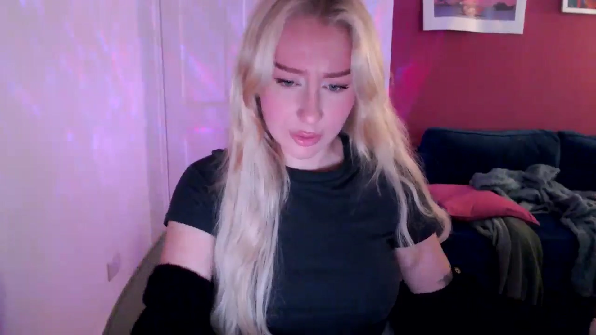 Gallery image thumbnail from PetiteAvax's myfreecams stream on, 09/06/2024, 18:37 image 15 of 20