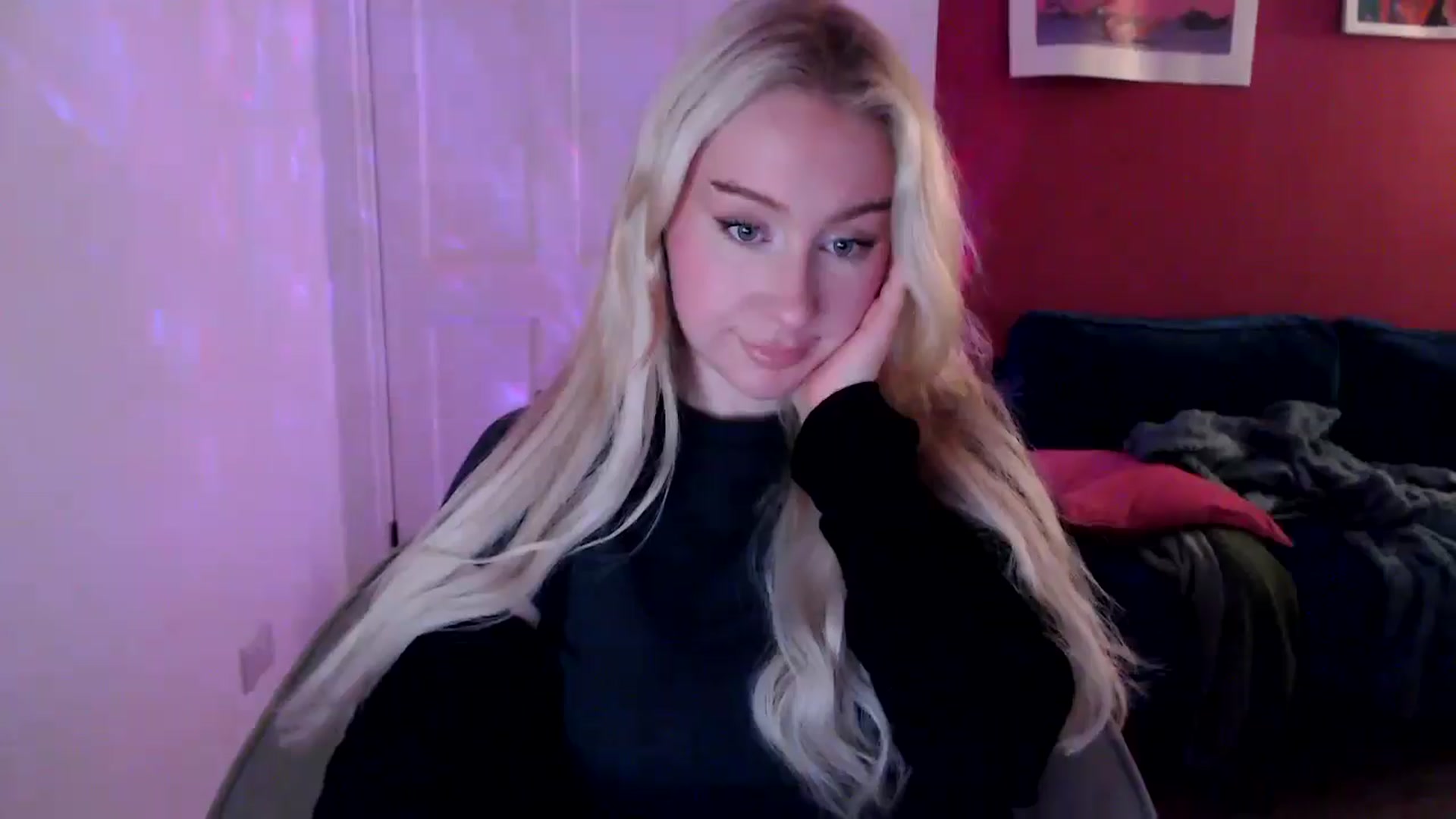 Gallery image thumbnail from PetiteAvax's myfreecams stream on, 09/06/2024, 18:46 image 19 of 20