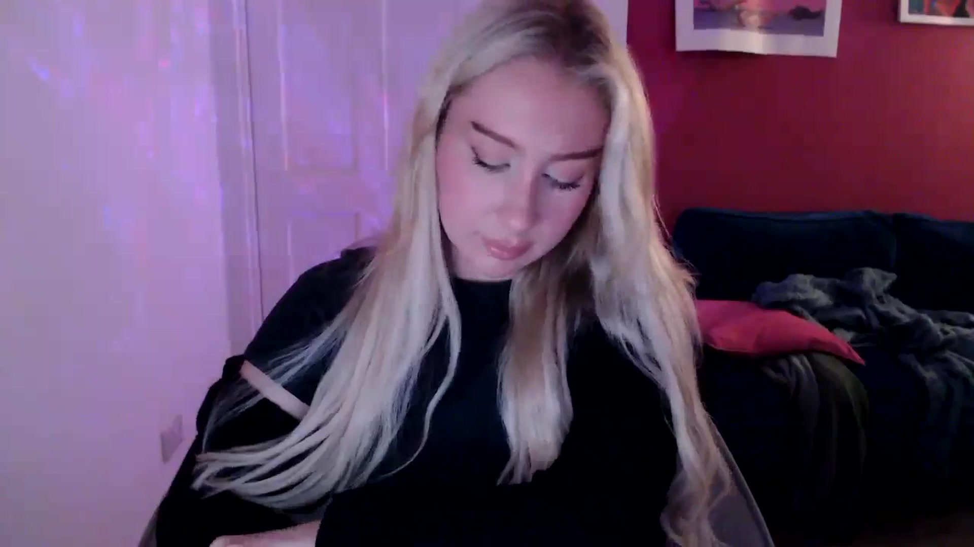 Gallery image thumbnail from PetiteAvax's myfreecams stream on, 09/06/2024, 18:46 image 10 of 20