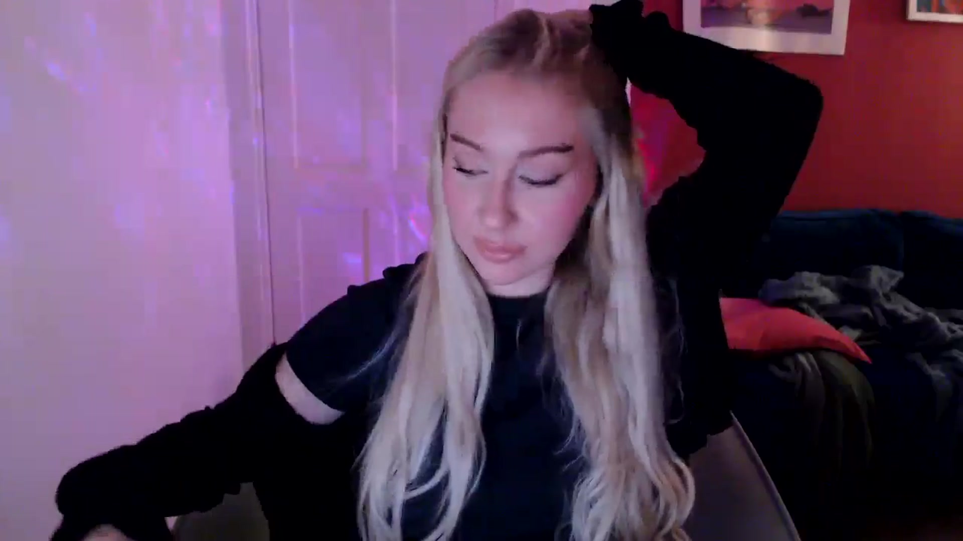 Gallery image thumbnail from PetiteAvax's myfreecams stream on, 09/06/2024, 18:46 image 4 of 20