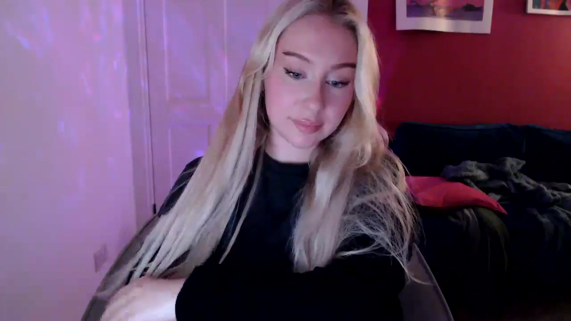 Gallery image thumbnail from PetiteAvax's myfreecams stream on, 09/06/2024, 18:46 image 15 of 20