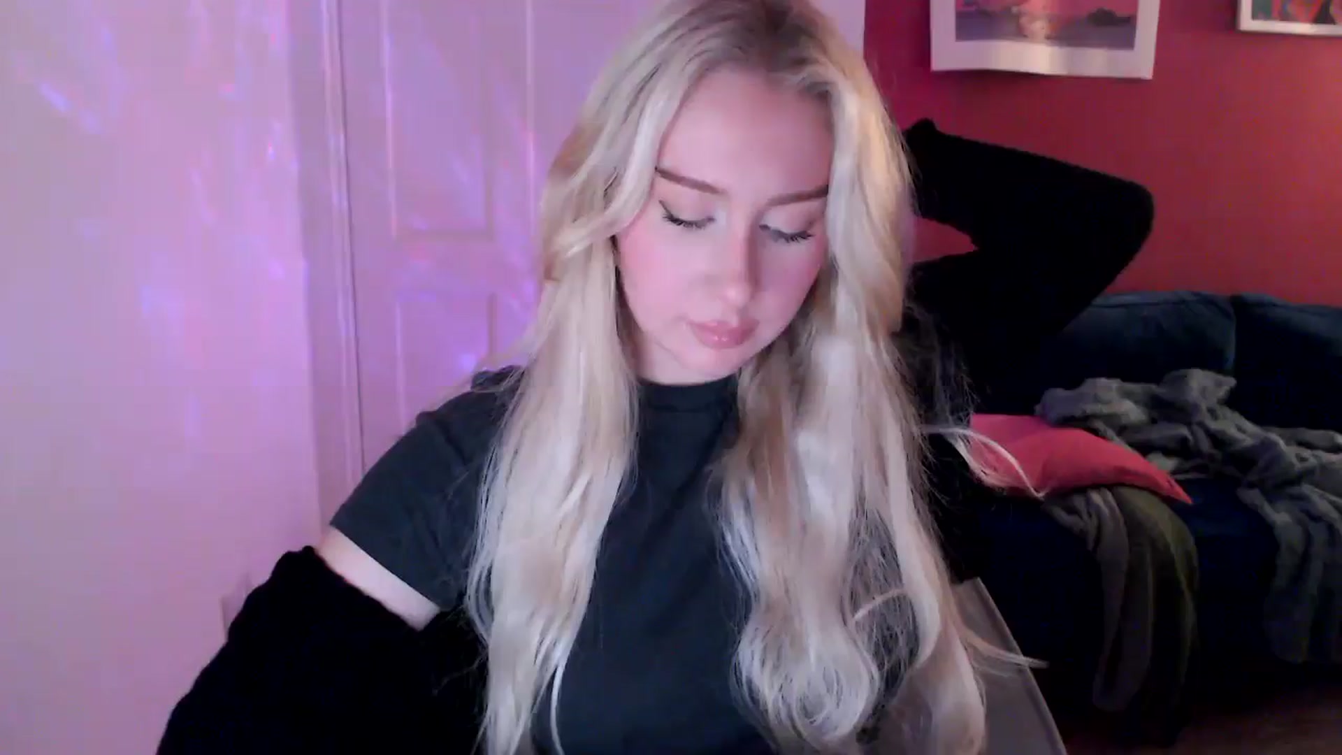 Gallery image thumbnail from PetiteAvax's myfreecams stream on, 09/06/2024, 18:46 image 17 of 20