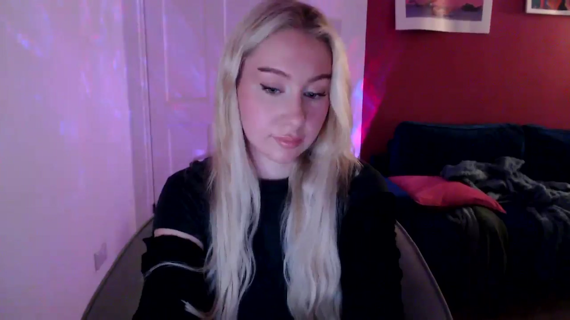 Gallery image thumbnail from PetiteAvax's myfreecams stream on, 09/06/2024, 18:46 image 11 of 20