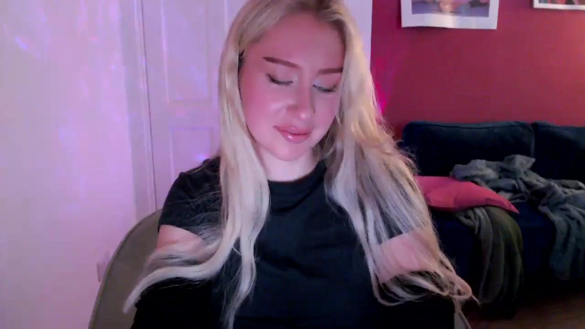 Gallery image thumbnail from PetiteAvax's myfreecams stream on, 09/06/2024, 19:37 image 15 of 20
