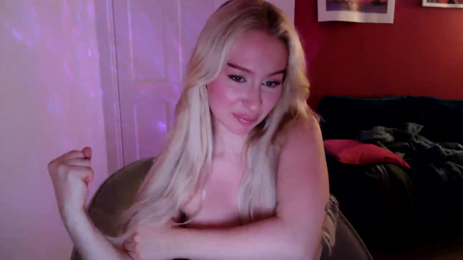 Gallery image thumbnail from PetiteAvax's myfreecams stream on, 09/06/2024, 19:37 image 17 of 20