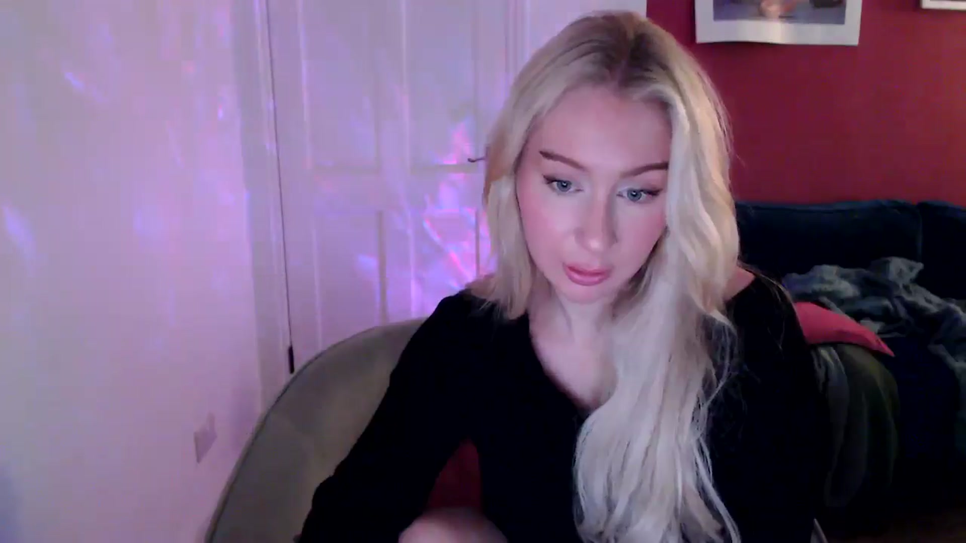 Gallery image thumbnail from PetiteAvax's myfreecams stream on, 09/06/2024, 20:57 image 13 of 20