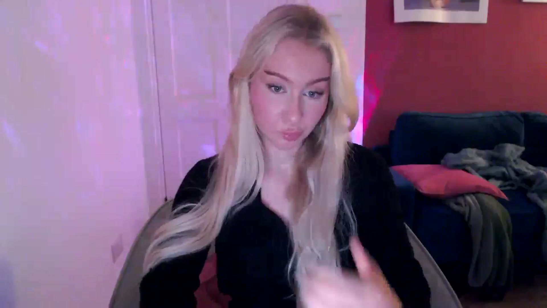 Gallery image thumbnail from PetiteAvax's myfreecams stream on, 09/06/2024, 20:57 image 6 of 20